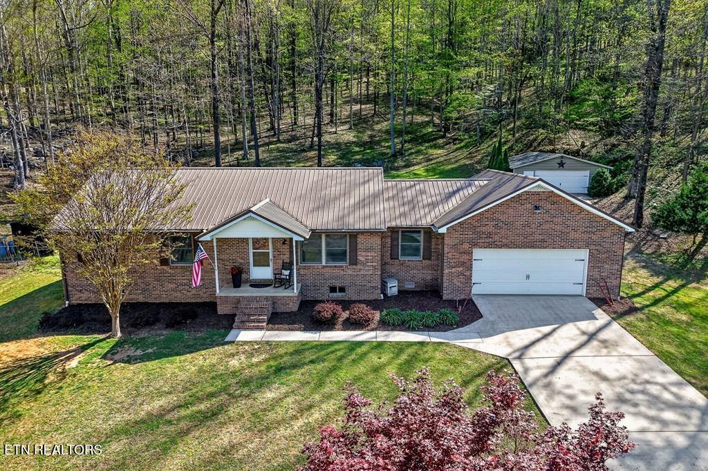 747 Old County Farm Road Spencer TN 38585