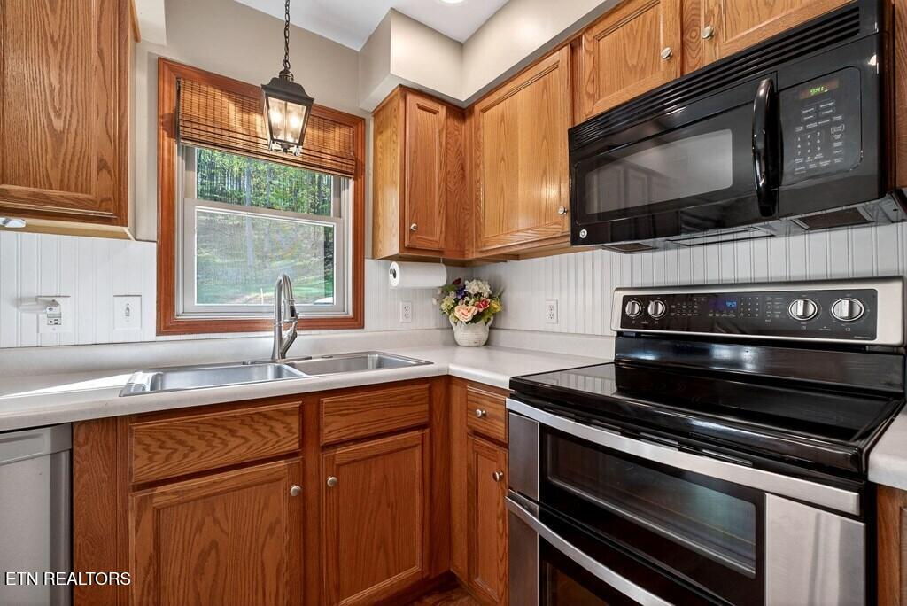 747 Old County Farm Road Spencer TN 38585
