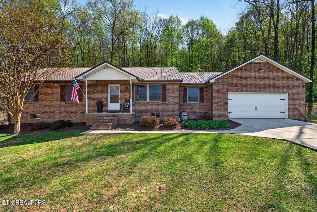 747 Old County Farm Road Spencer TN 38585