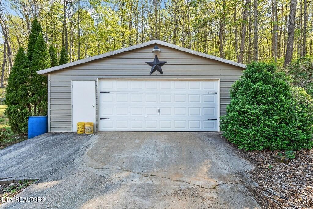 747 Old County Farm Road Spencer TN 38585