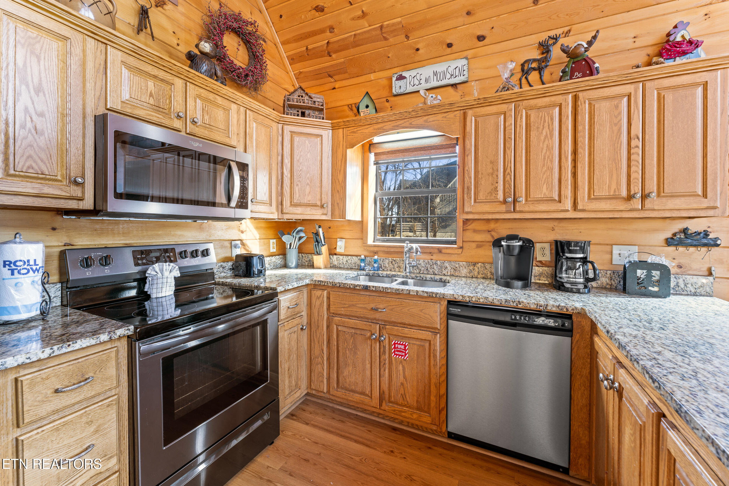 829 Red Fox Trail Gatlinburg TN 37738
