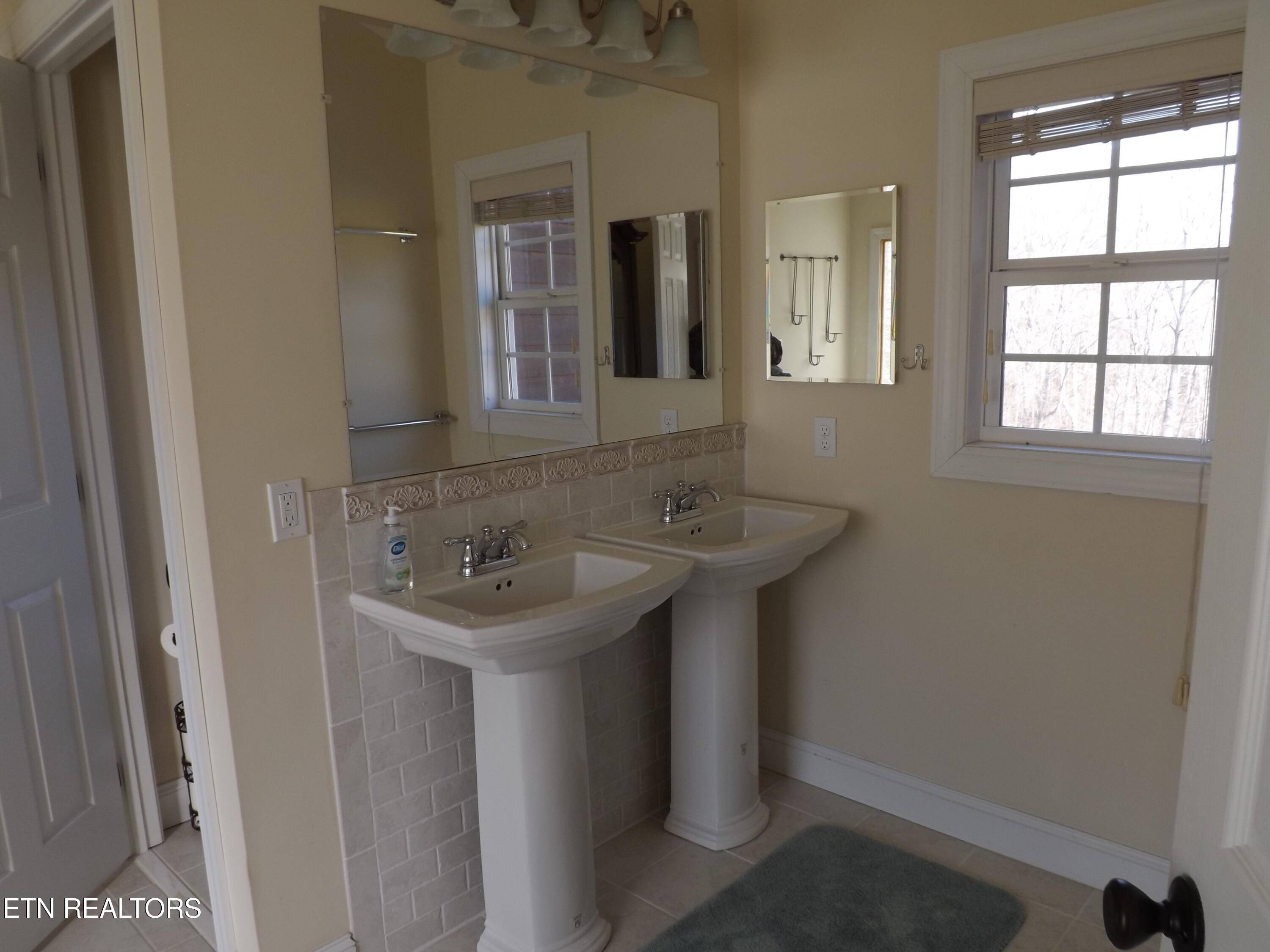 223 Ulysses Daniels Lane Harrogate TN 37752