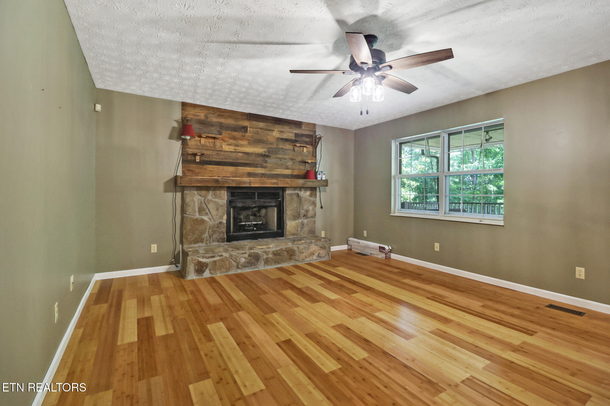 986 Post Oak Valley Road Rockwood TN 37854