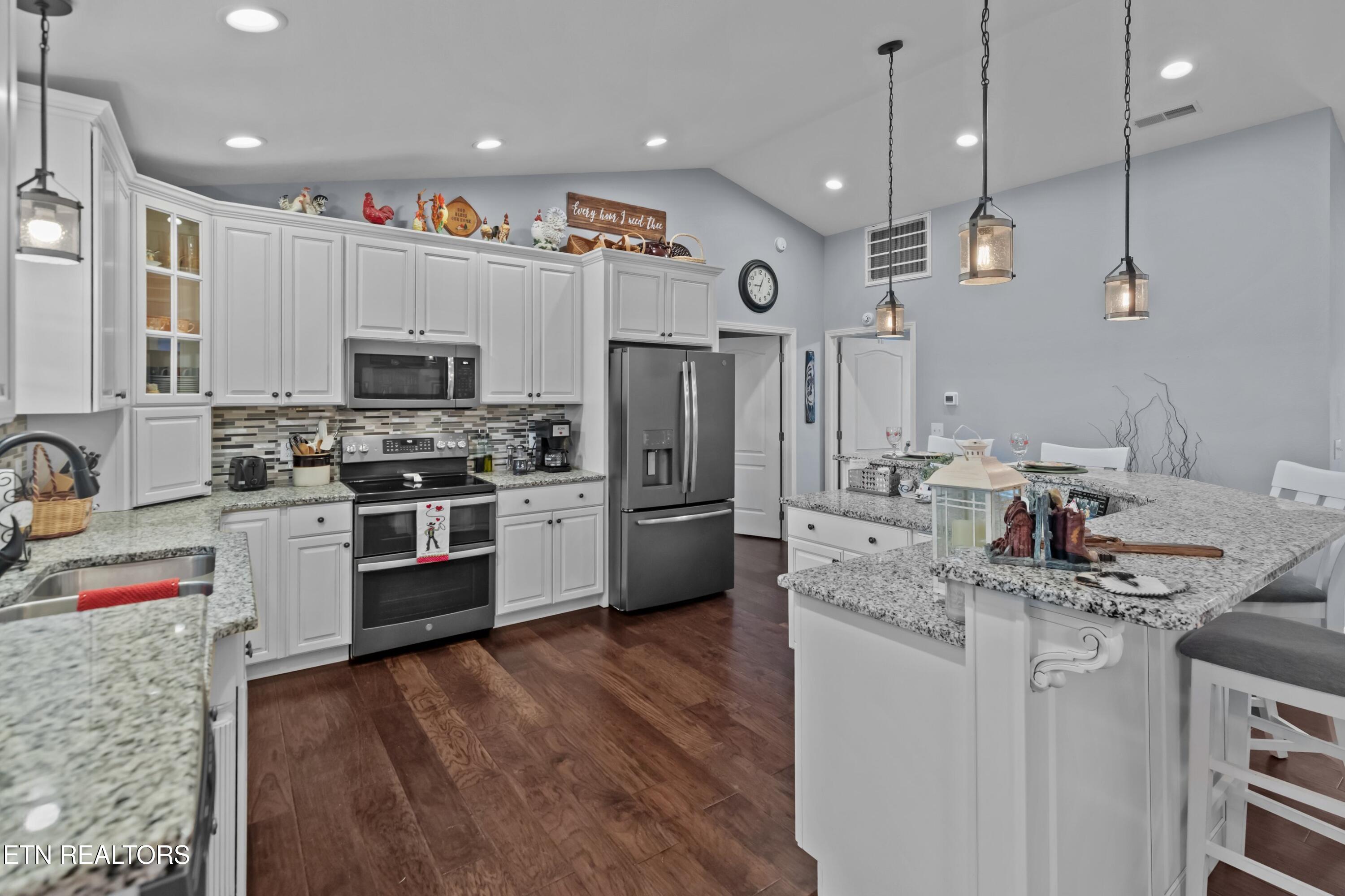 136 Crosslake Lane Dandridge TN 37725