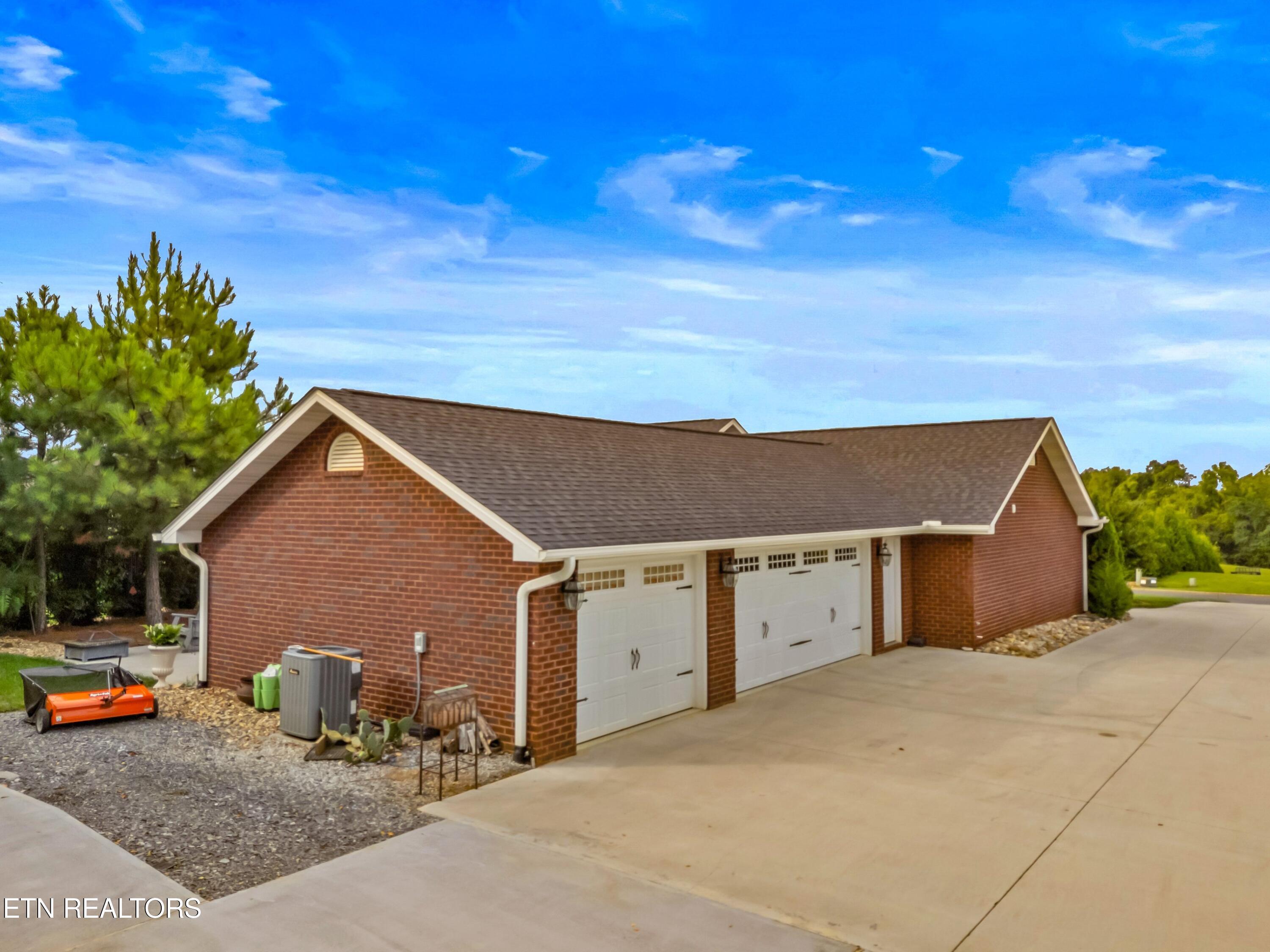 136 Crosslake Lane Dandridge TN 37725