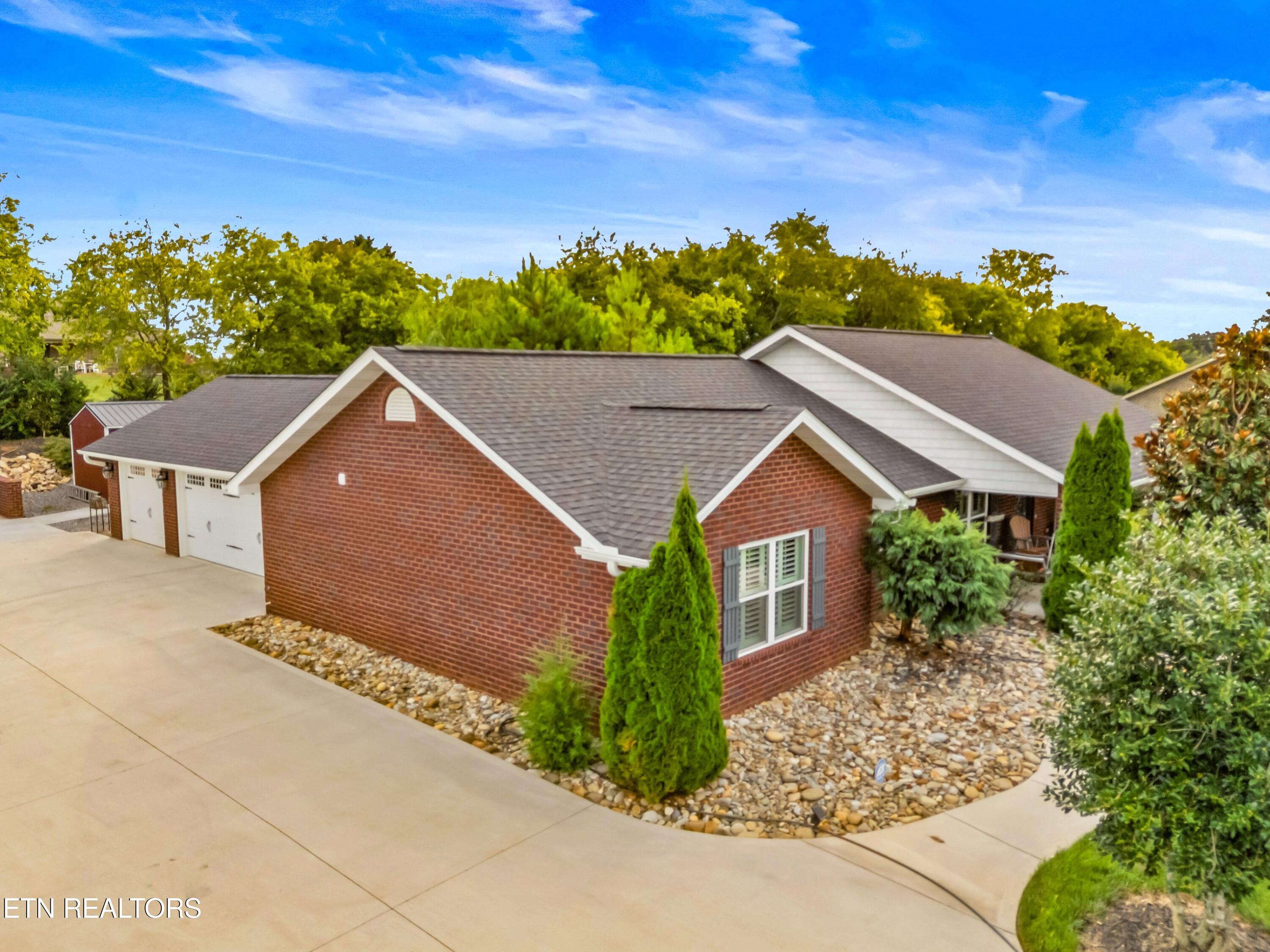 136 Crosslake Lane Dandridge TN 37725