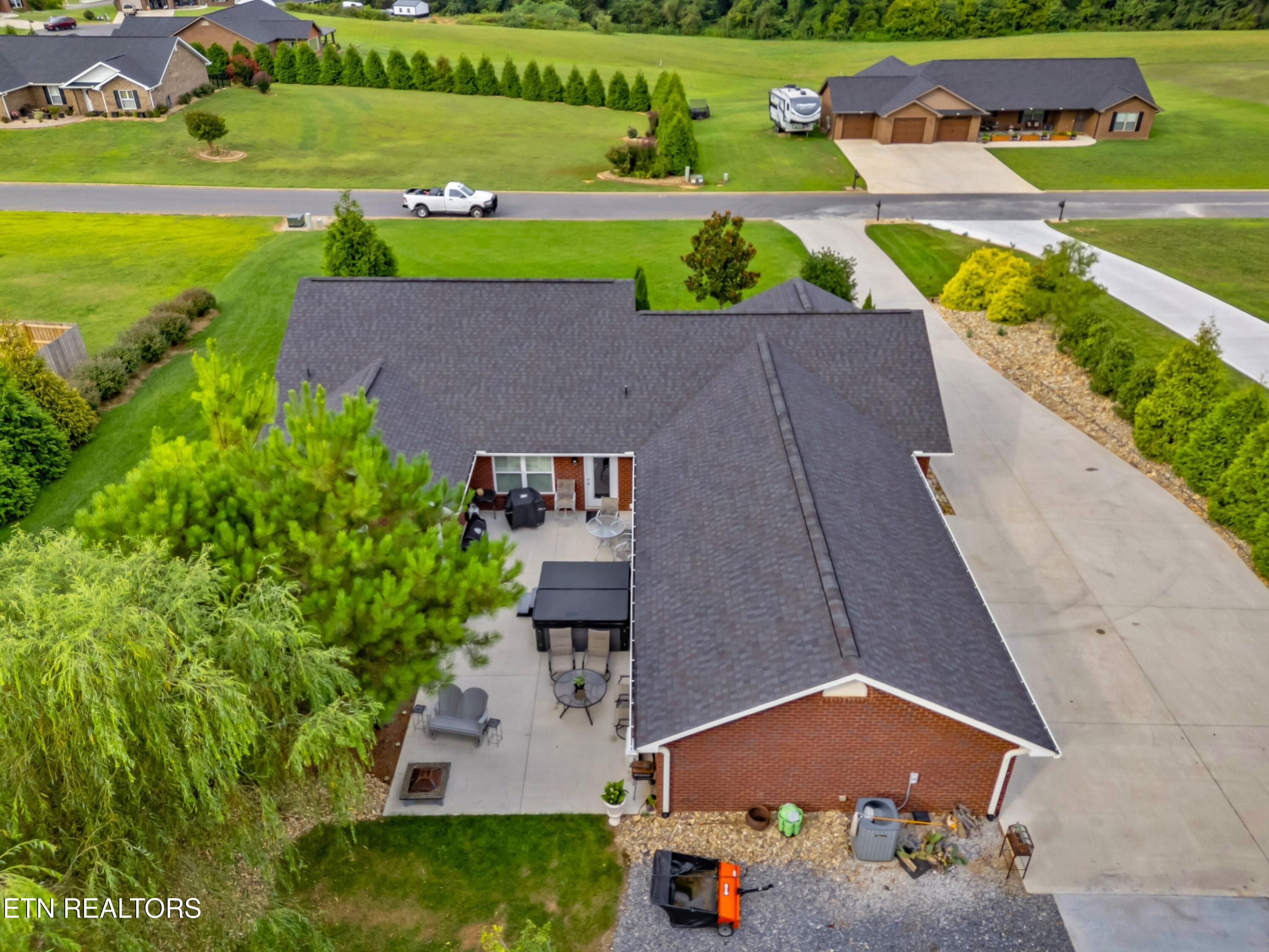 136 Crosslake Lane Dandridge TN 37725