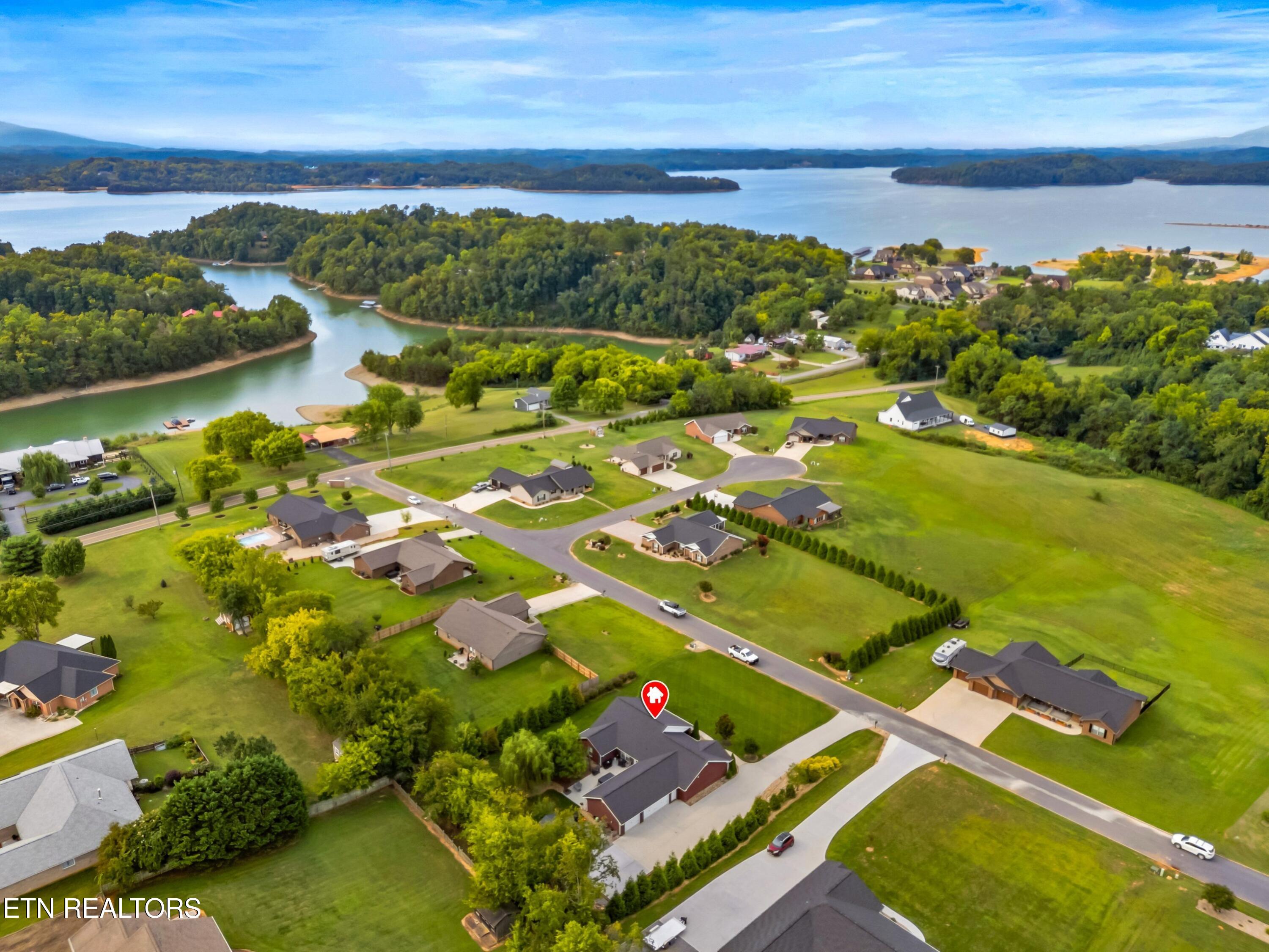 136 Crosslake Lane Dandridge TN 37725