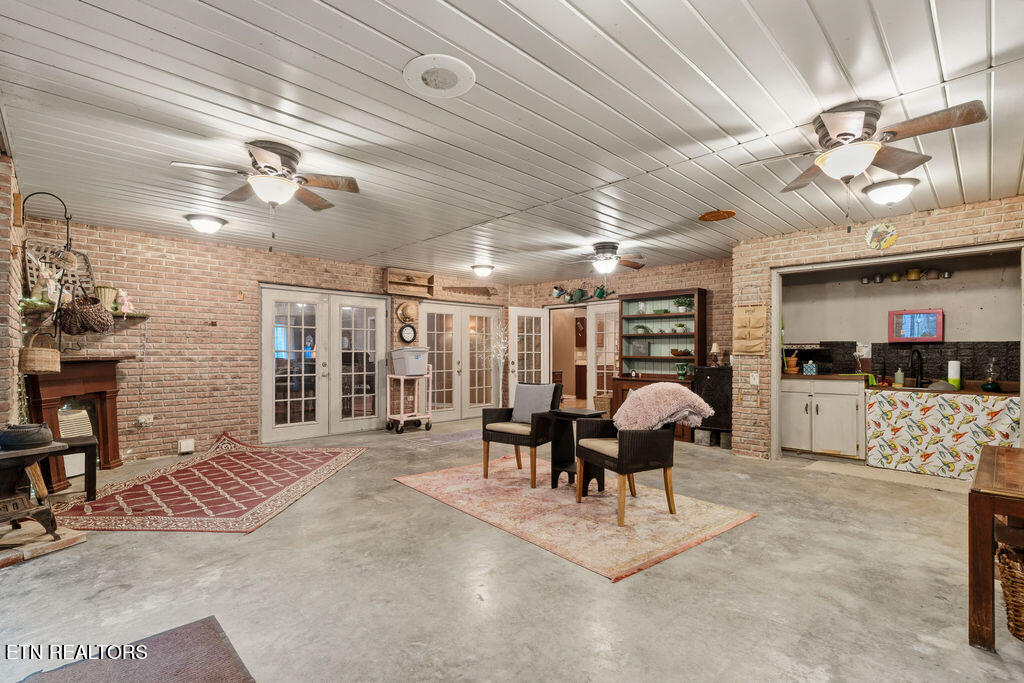 3012 Roaring Creek Way Sevierville TN 37862