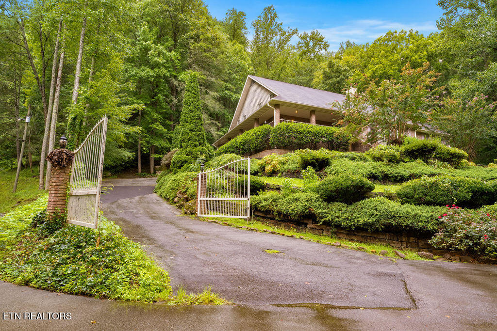 3012 Roaring Creek Way Sevierville TN 37862