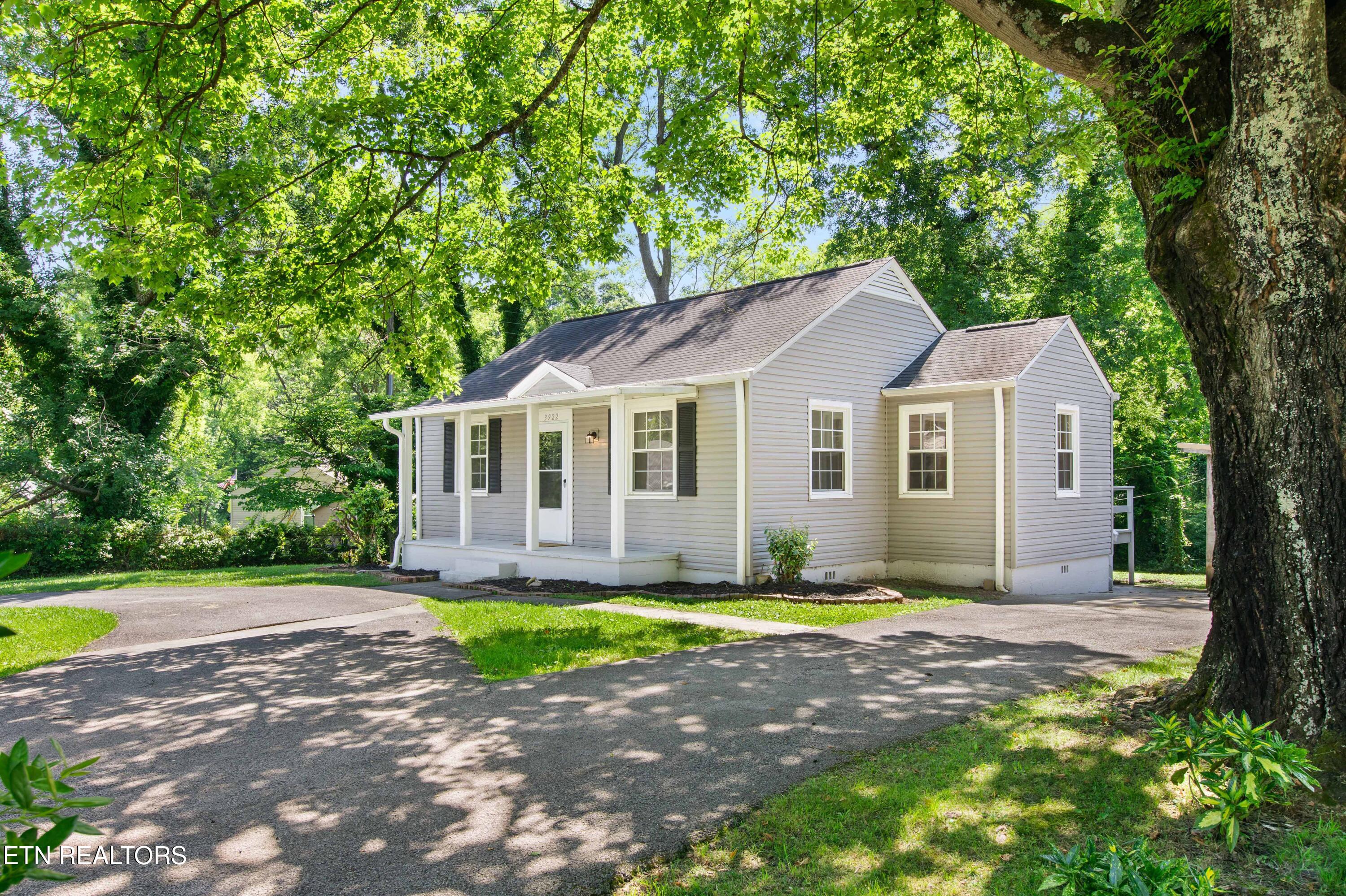 3922 Briargate Avenue Knoxville TN 37919