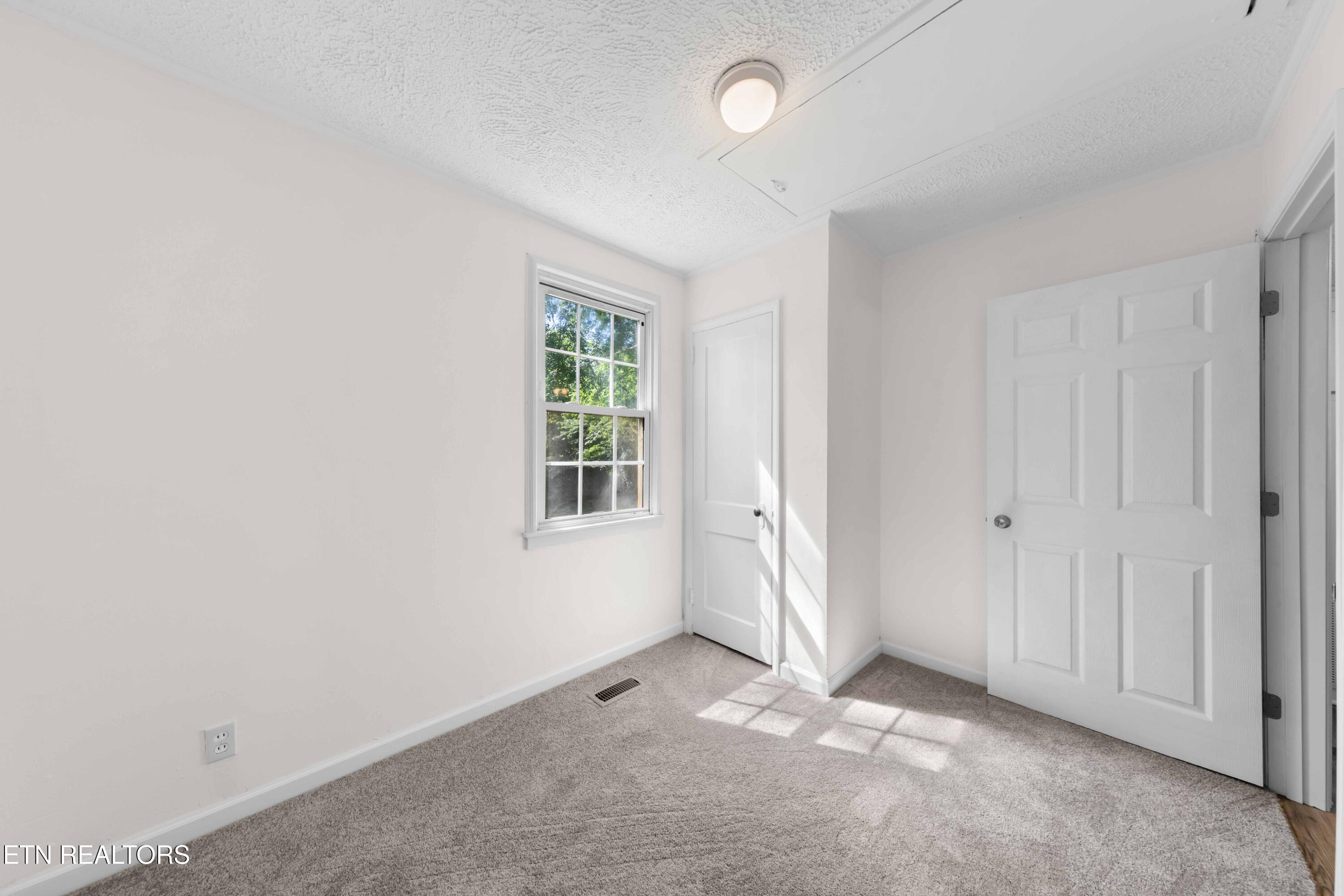 3922 Briargate Avenue Knoxville TN 37919