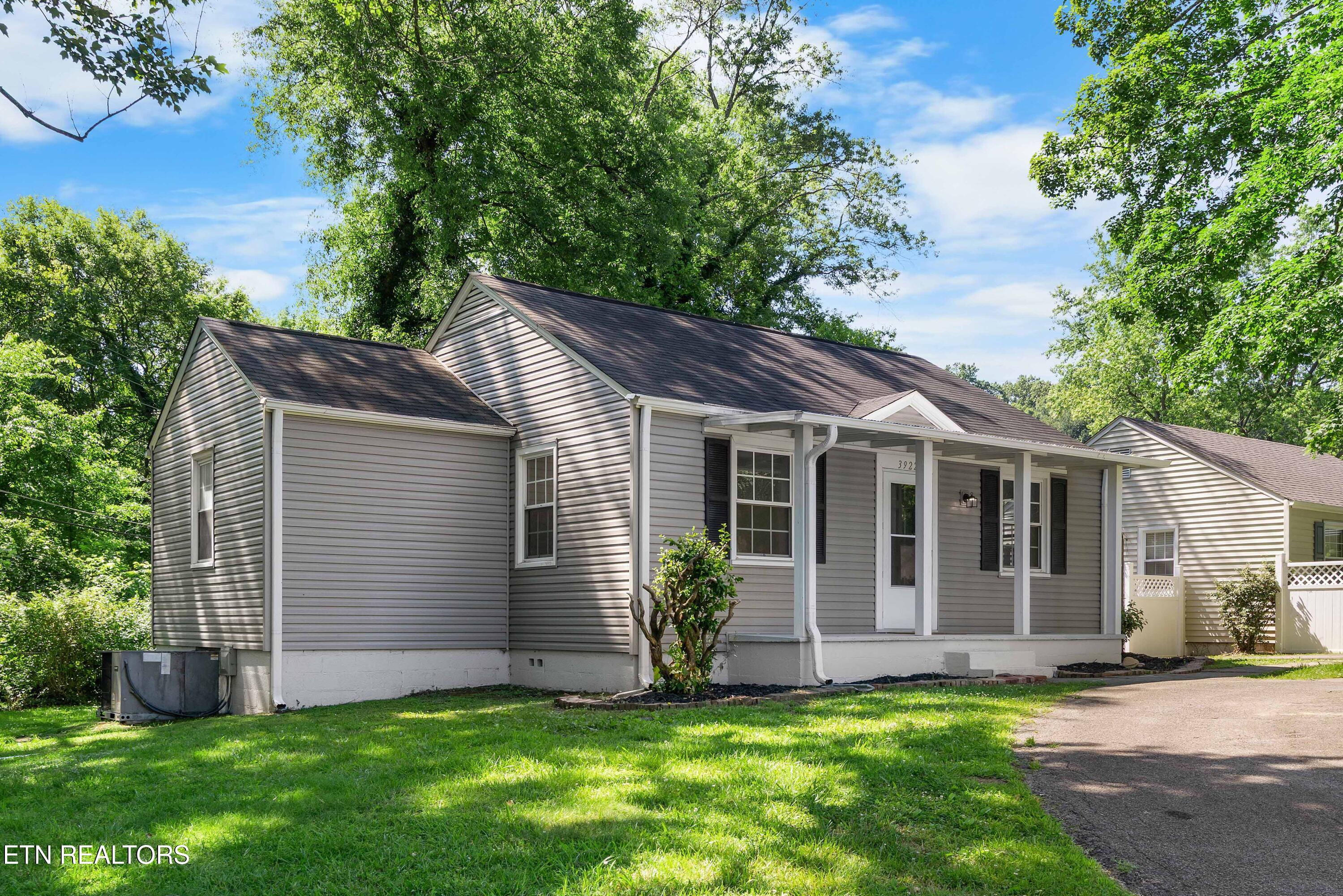 3922 Briargate Avenue Knoxville TN 37919