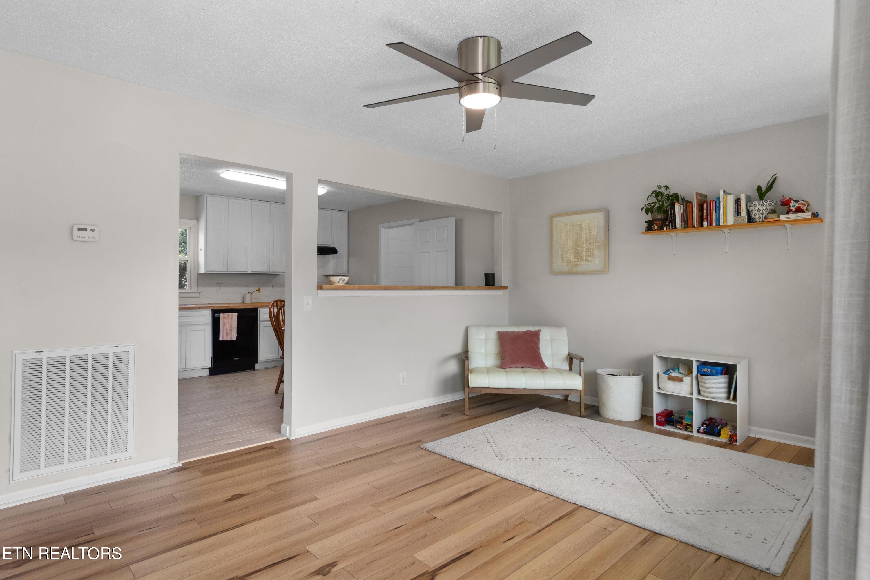 2221 W Gilbert Lane Knoxville TN 37920