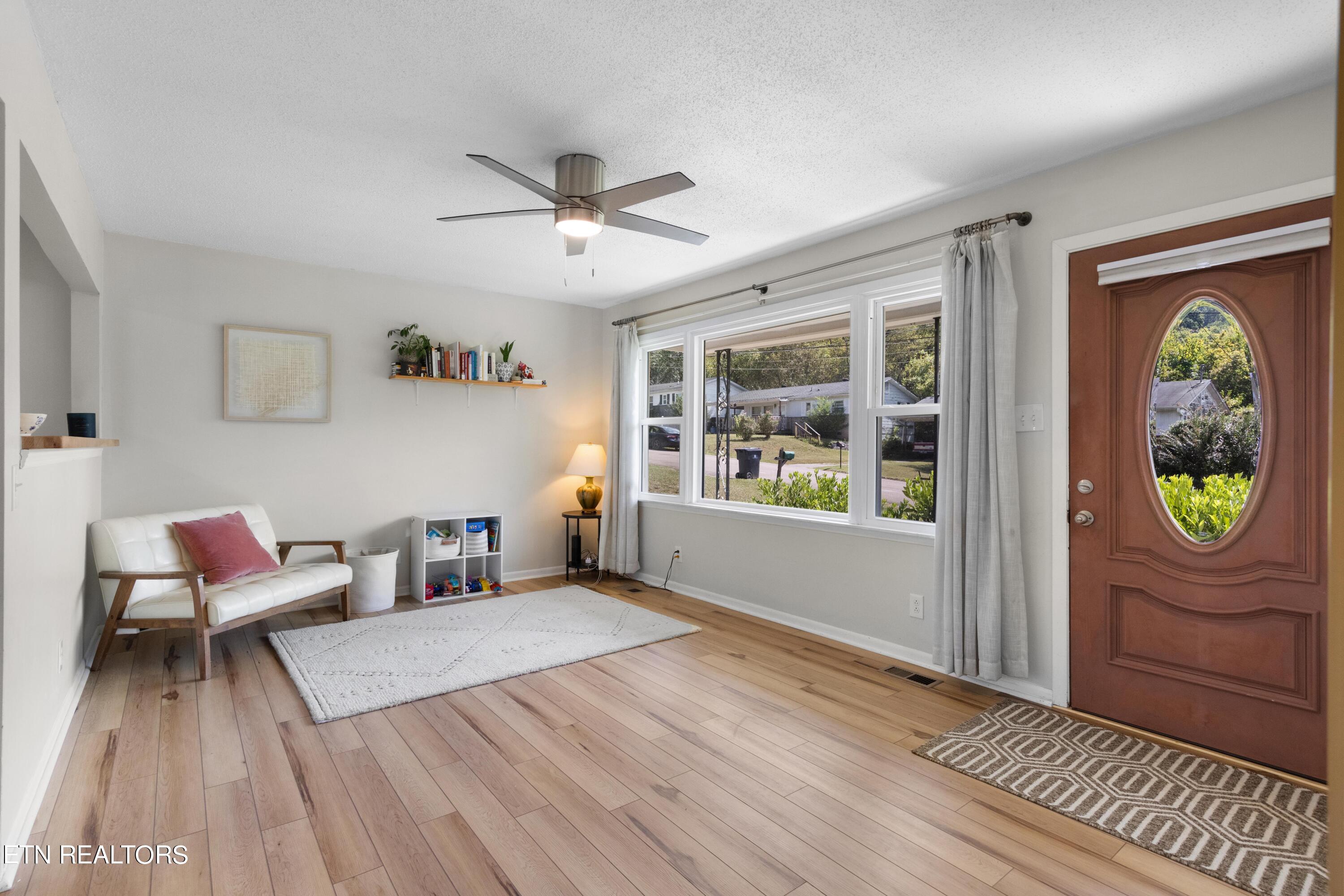 2221 W Gilbert Lane Knoxville TN 37920