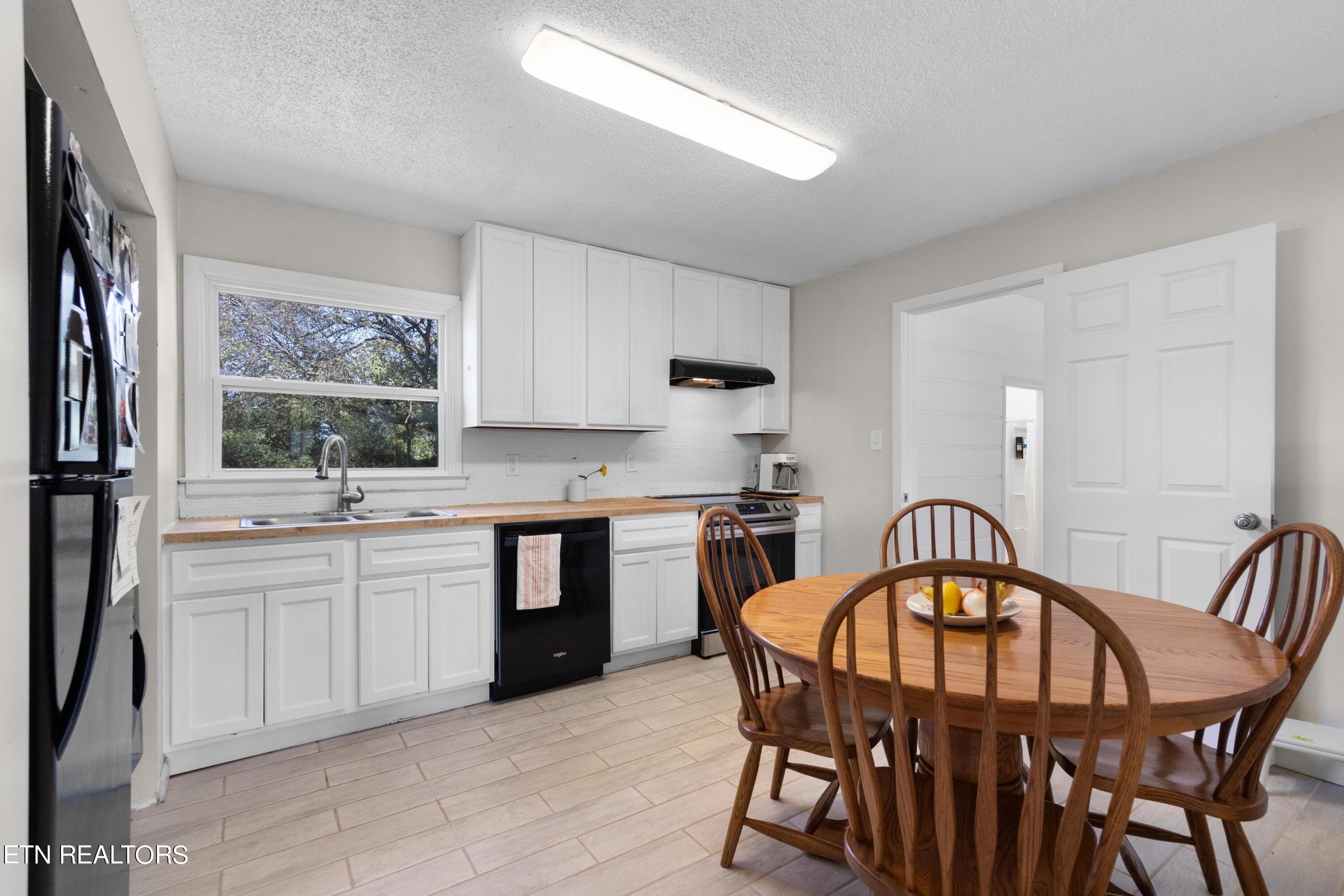2221 W Gilbert Lane Knoxville TN 37920