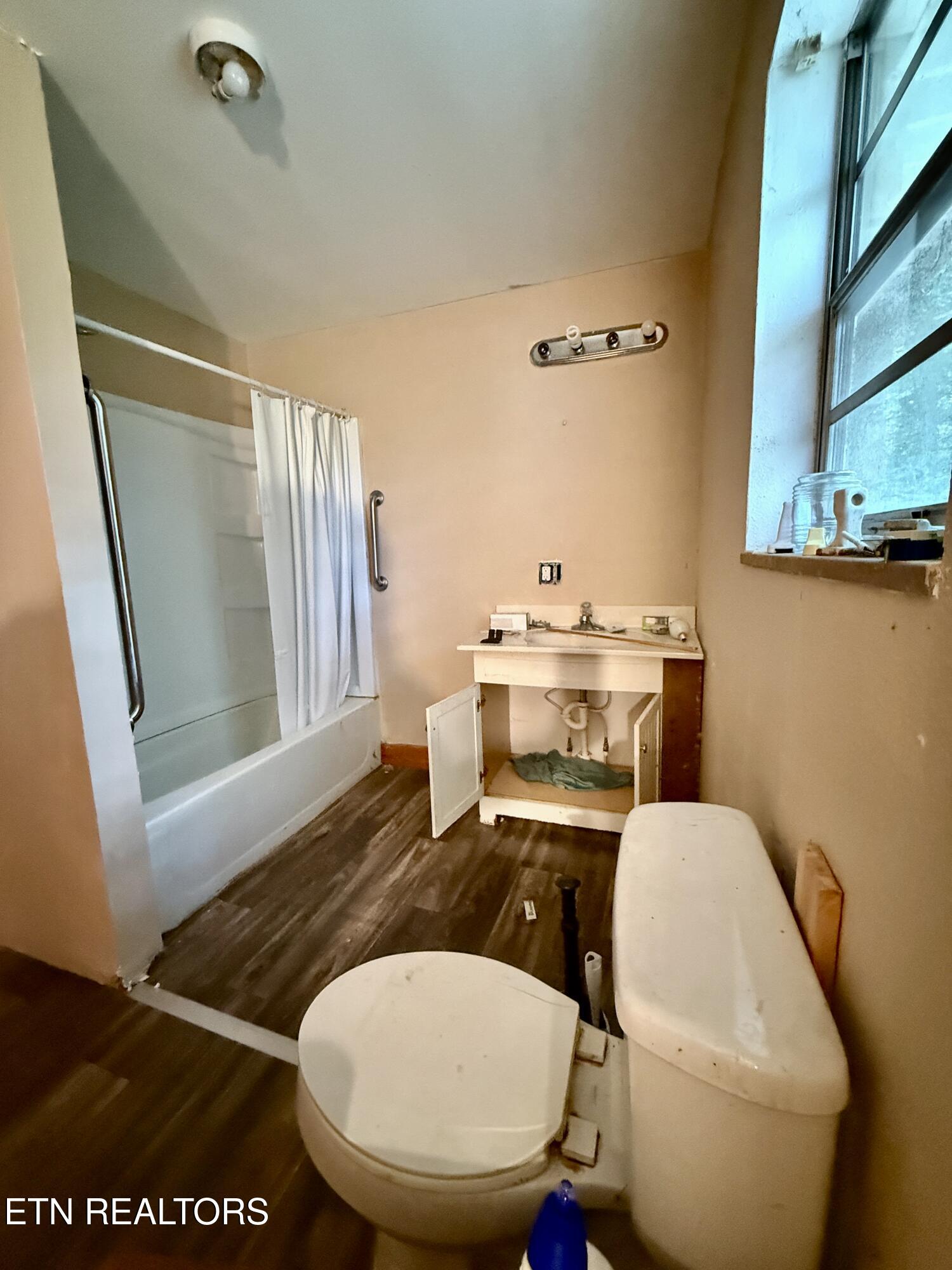 419 Carlock Avenue Harriman TN 37748