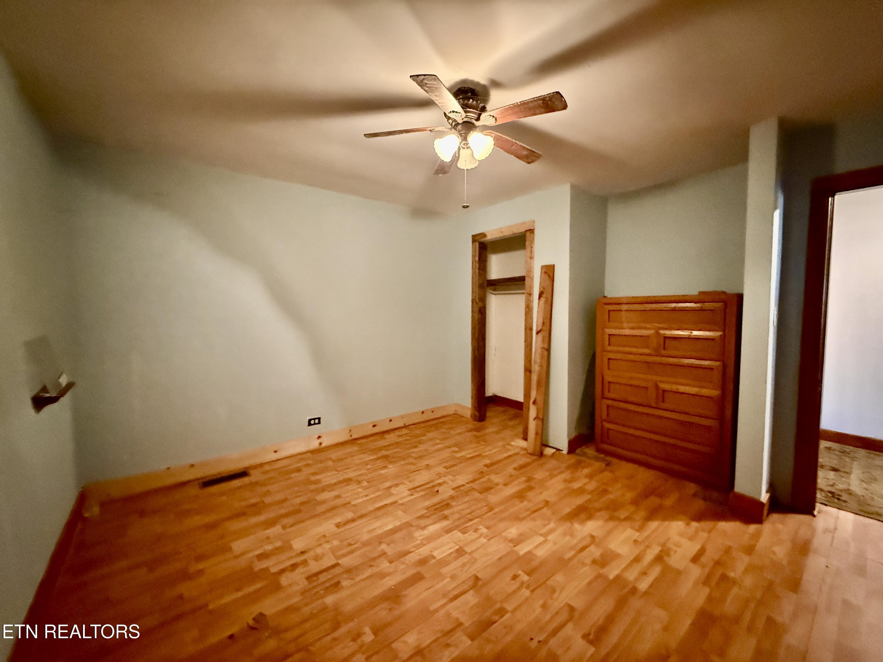 419 Carlock Avenue Harriman TN 37748