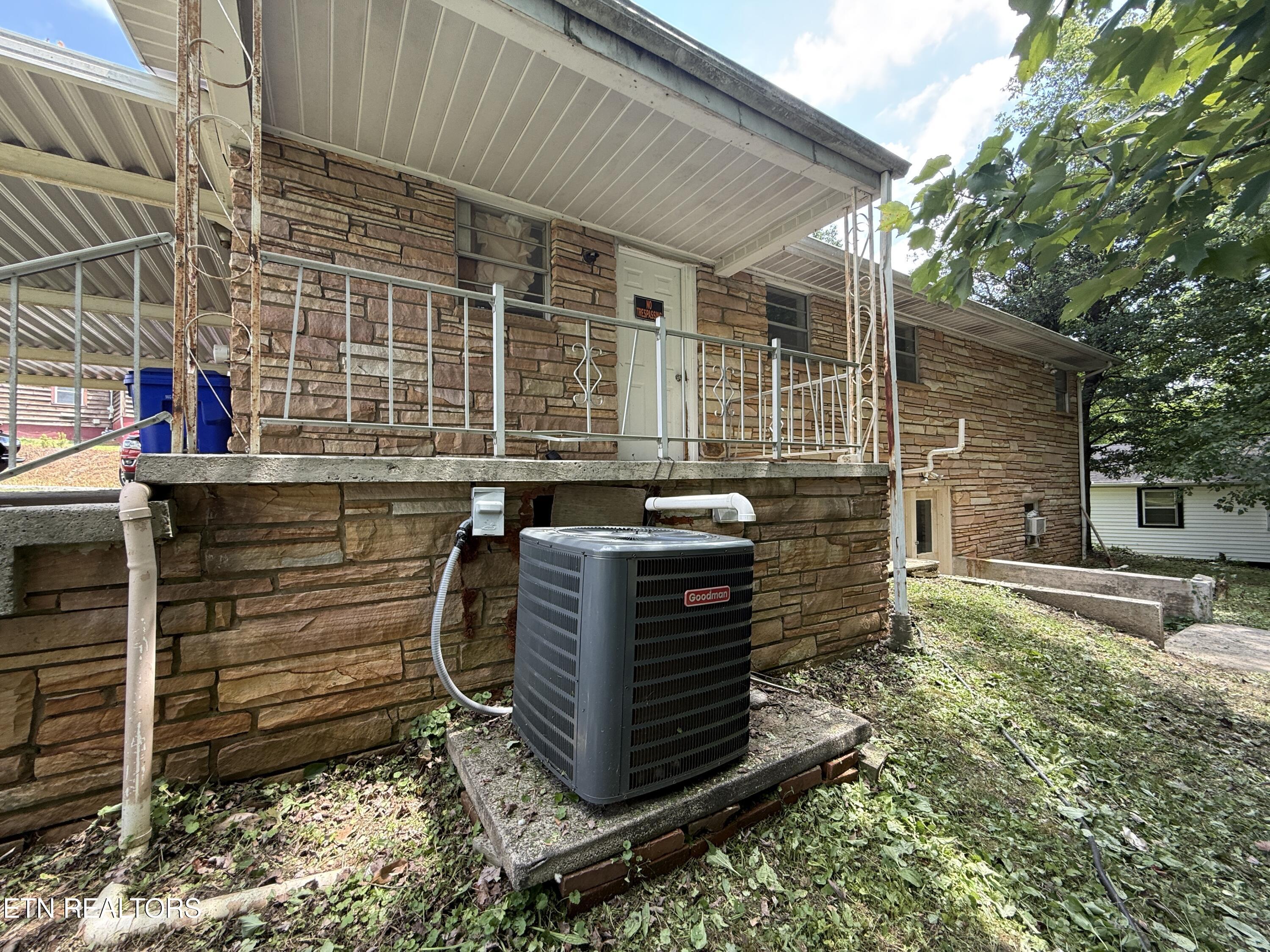 419 Carlock Avenue Harriman TN 37748