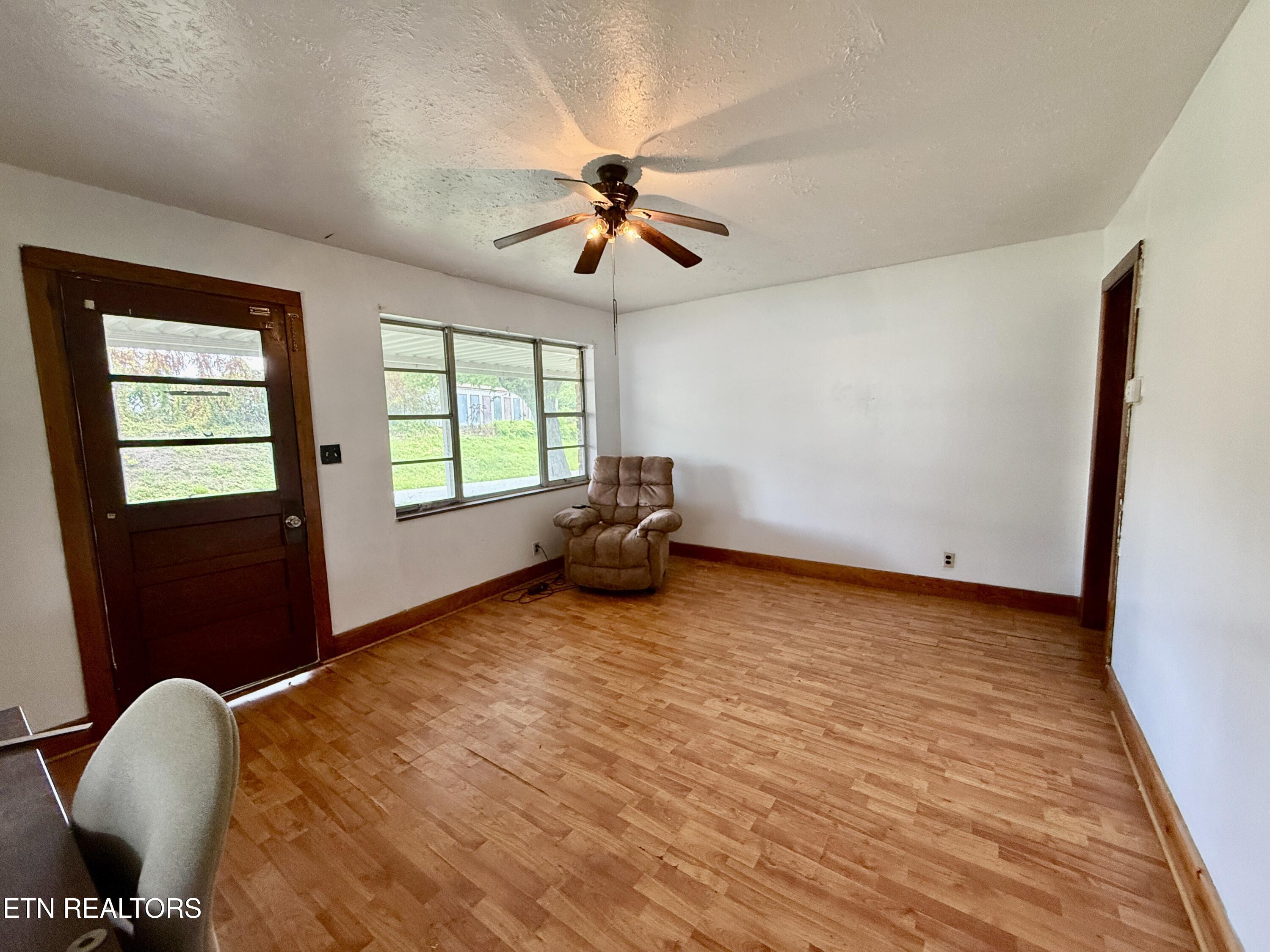 419 Carlock Avenue Harriman TN 37748