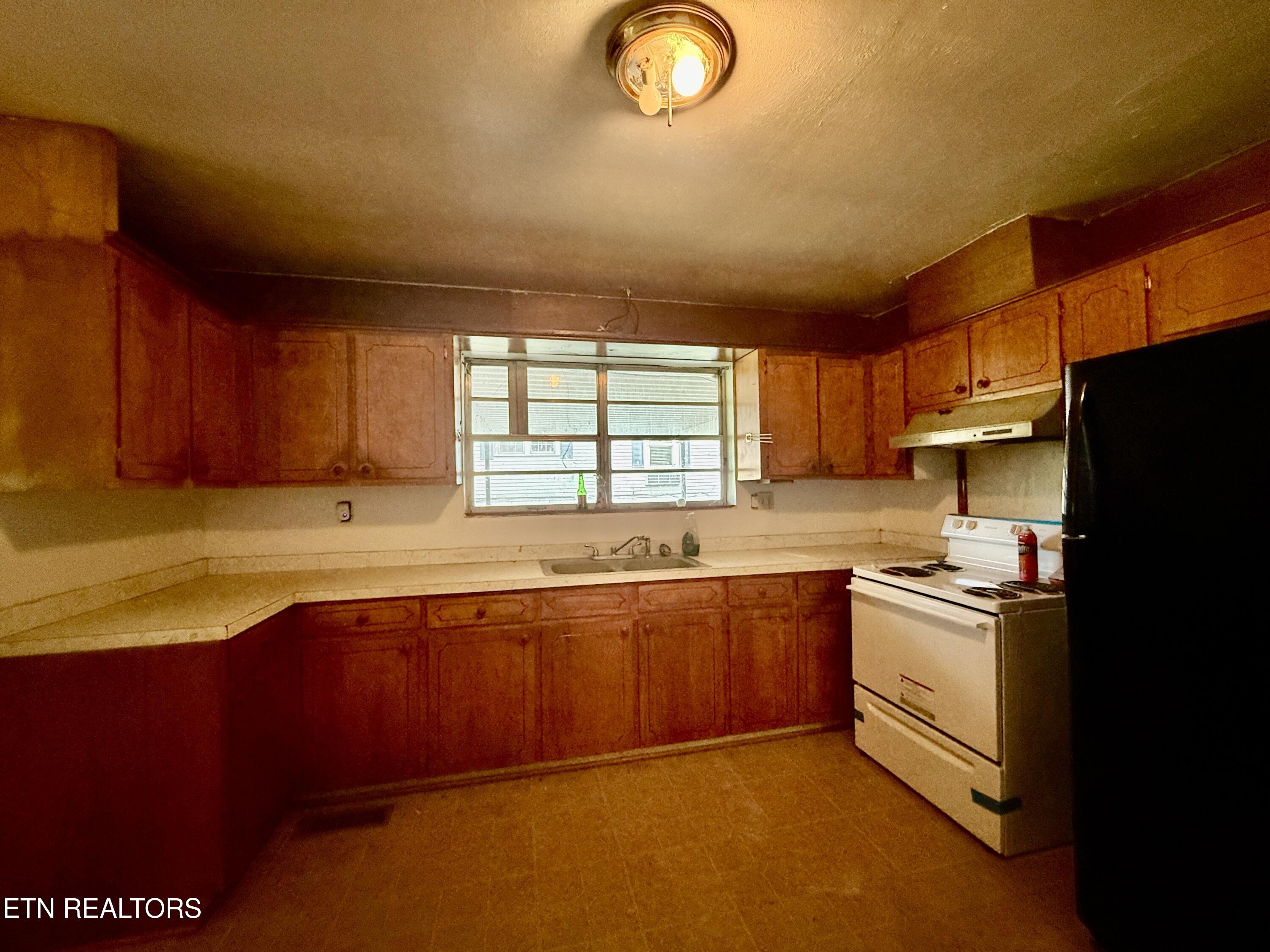 419 Carlock Avenue Harriman TN 37748