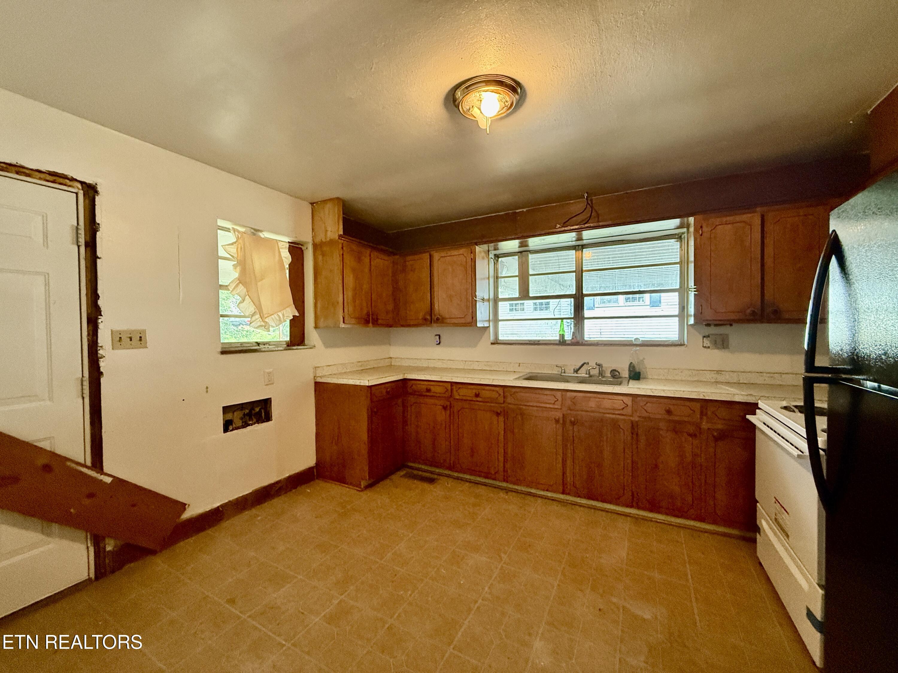 419 Carlock Avenue Harriman TN 37748