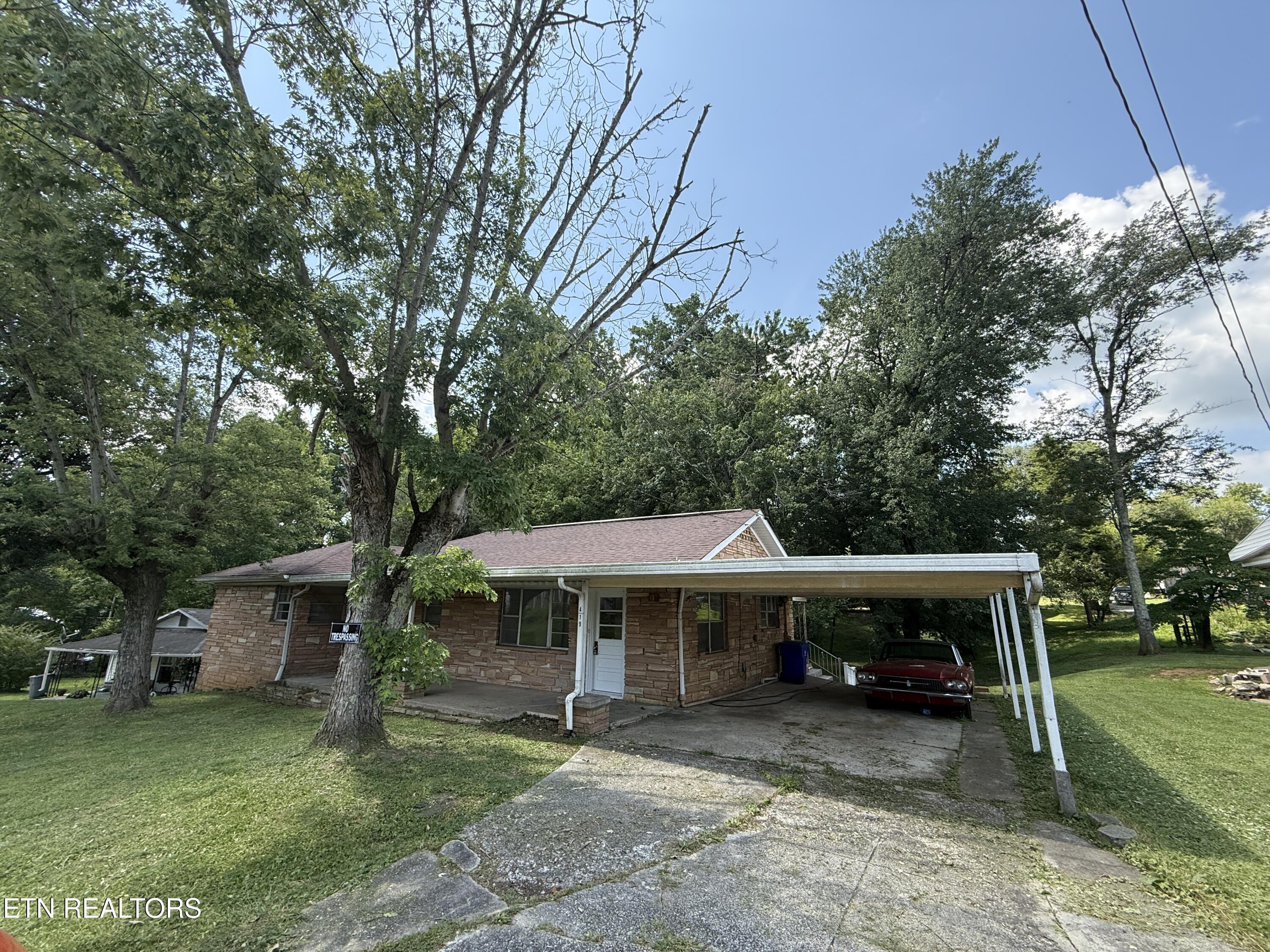 419 Carlock Avenue Harriman TN 37748