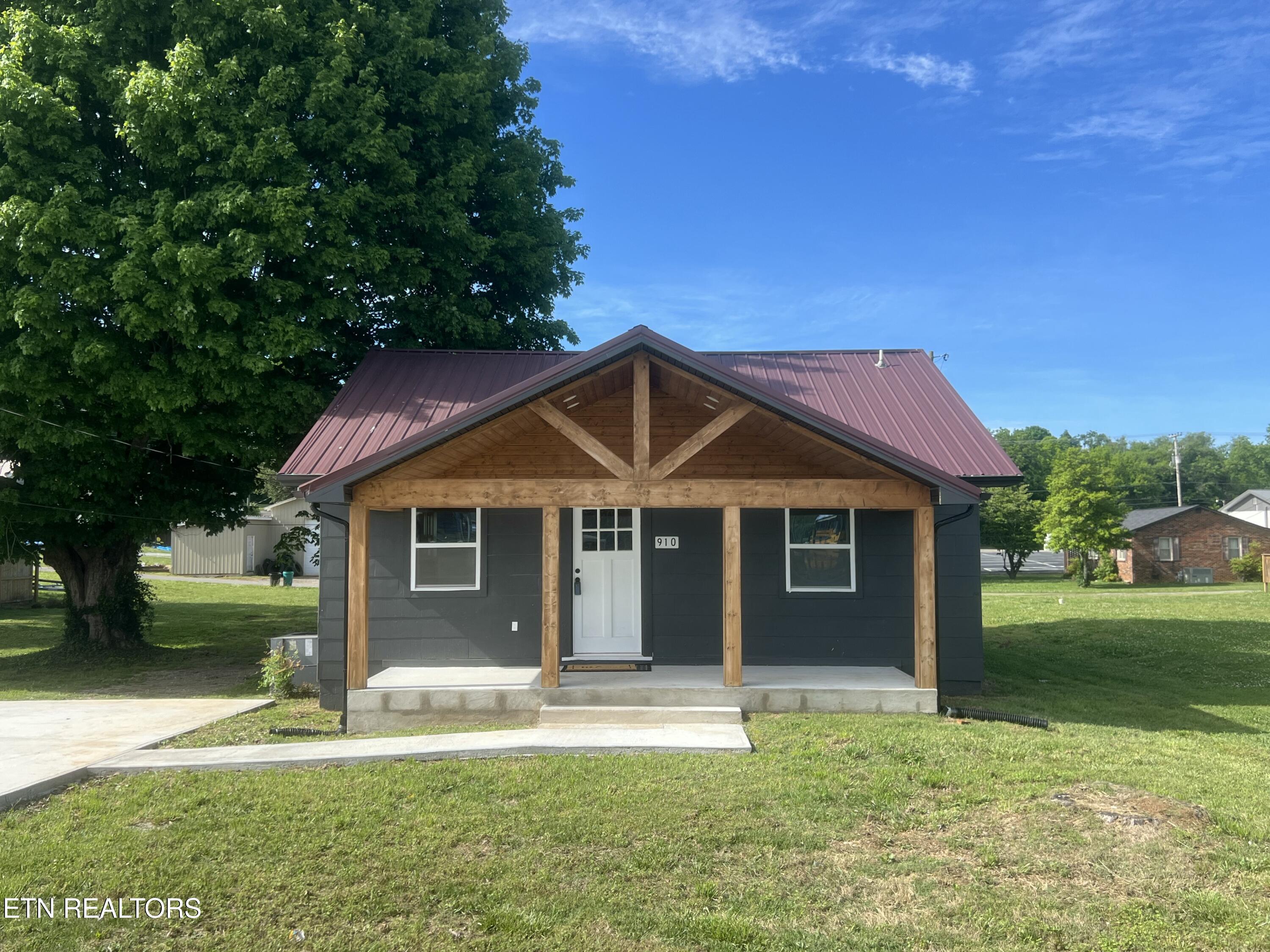 910 Cannon Avenue Sweetwater TN 37874