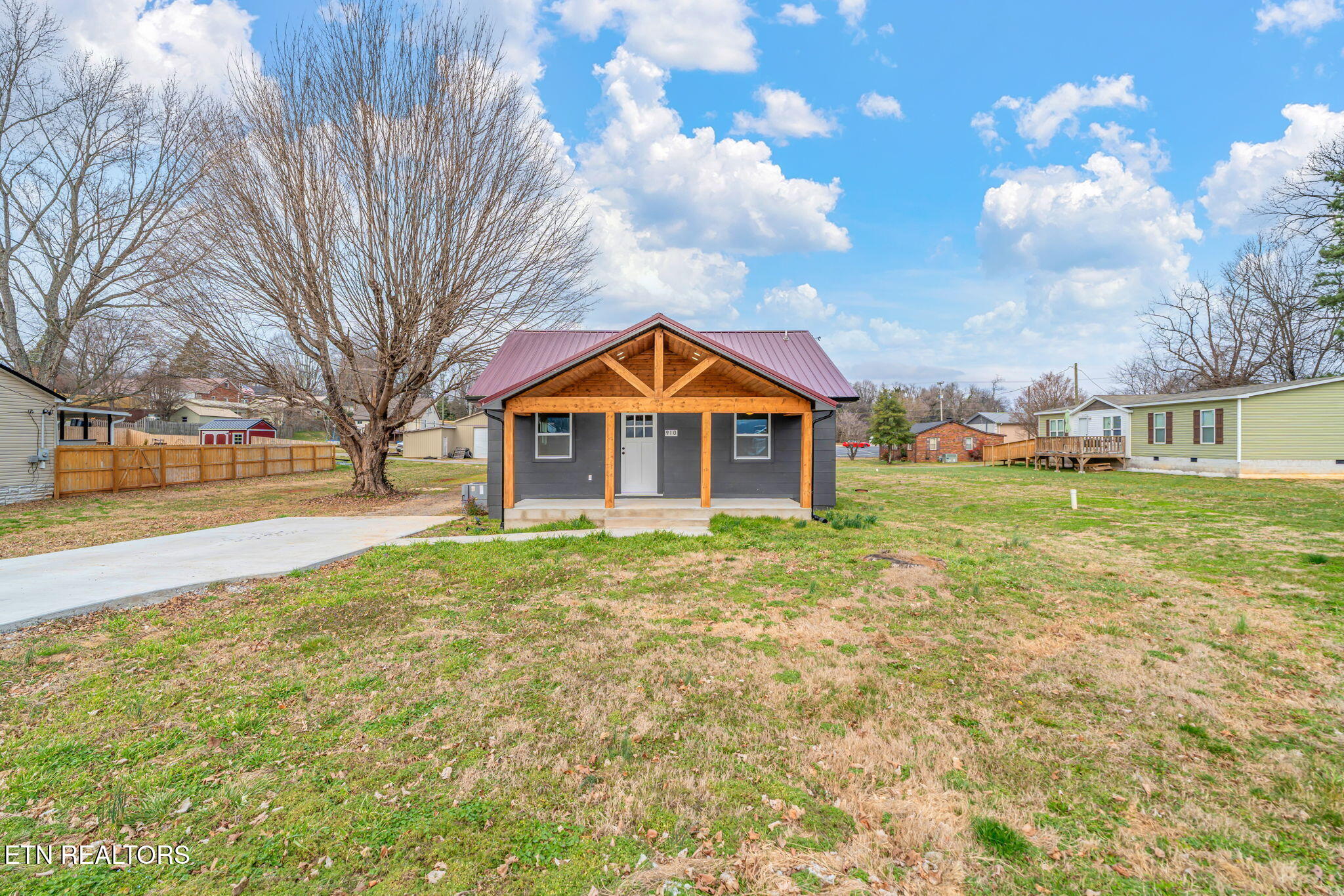 910 Cannon Avenue Sweetwater TN 37874