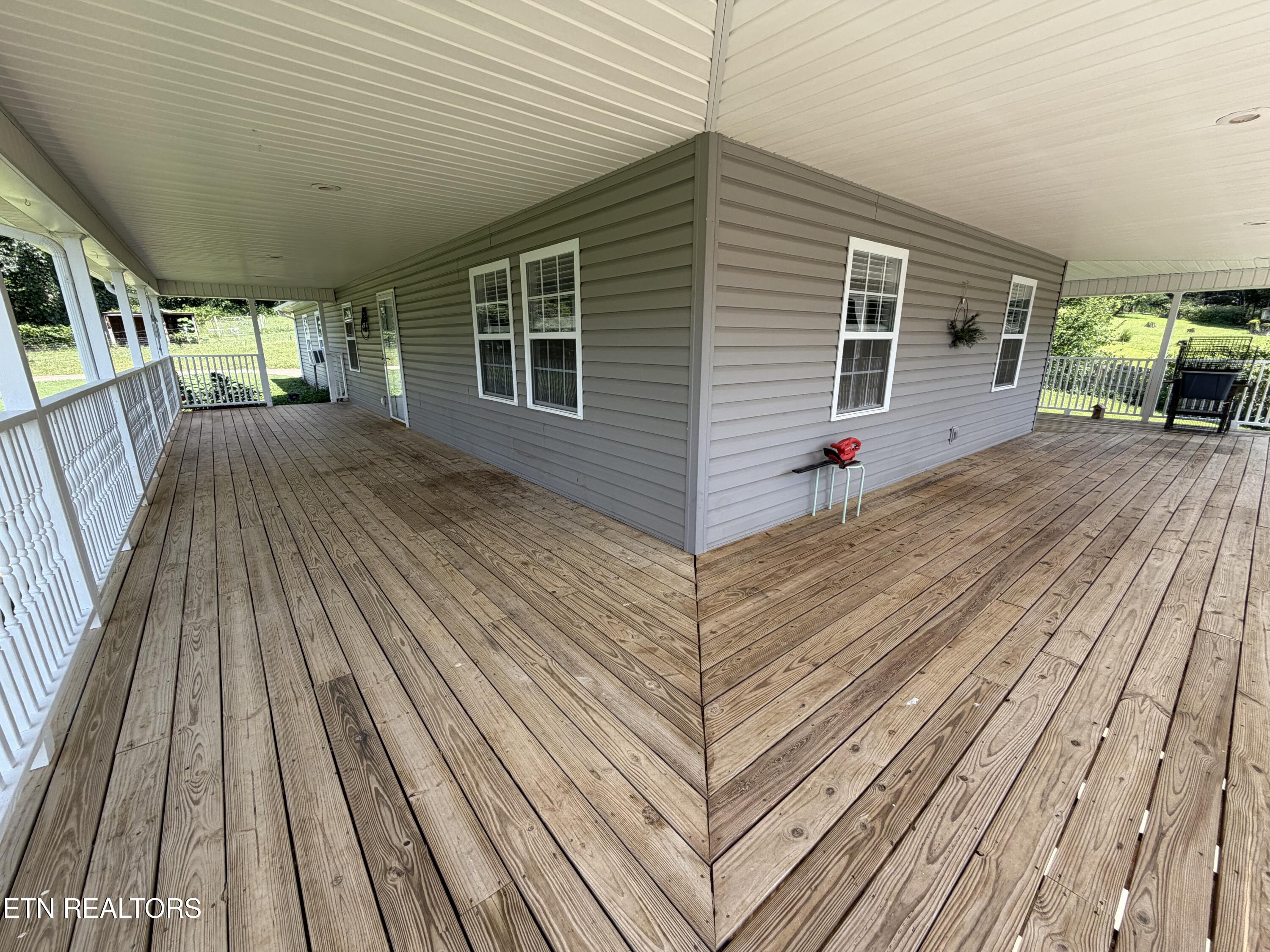 2125 Niles Ferry Road Greenback TN 37742