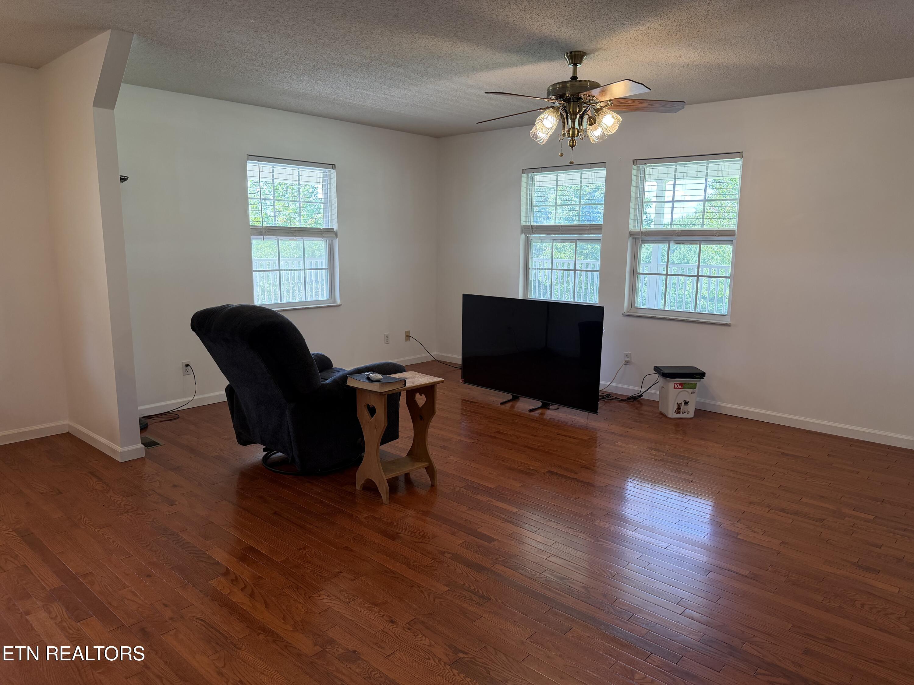 2125 Niles Ferry Road Greenback TN 37742