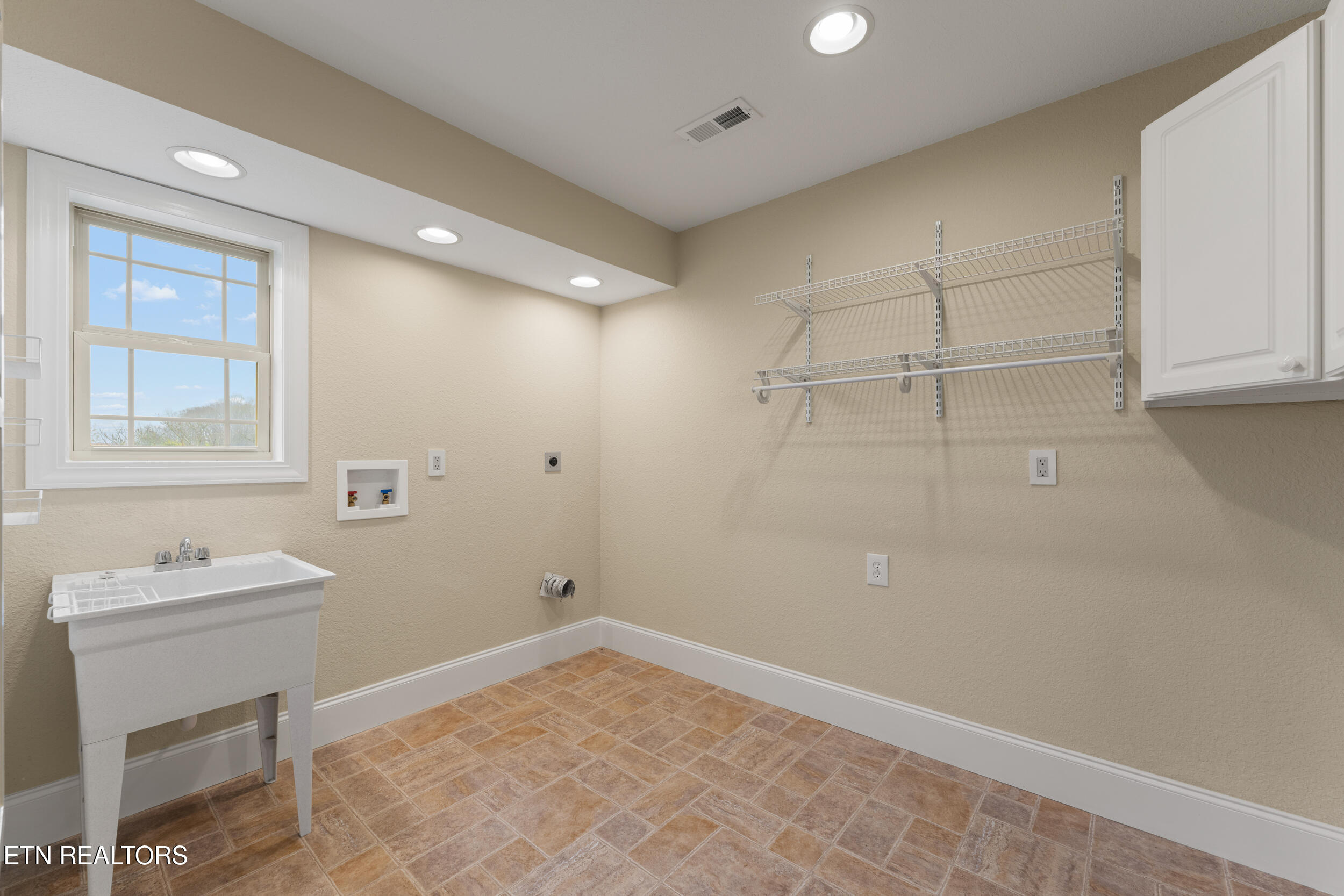 225 Piney Road Kodak TN 37764