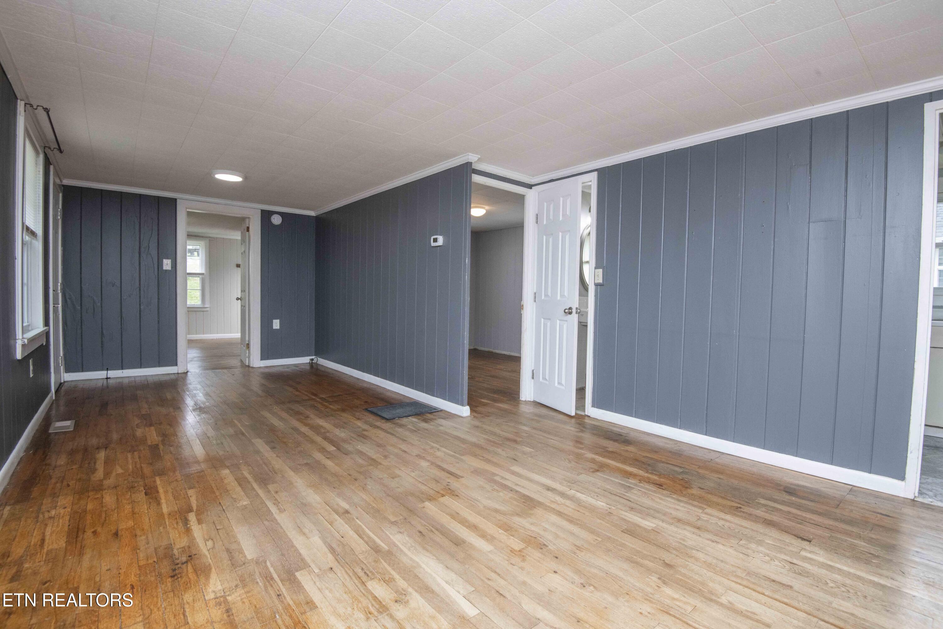 1009 E 1st Avenue Lenoir City TN 37771
