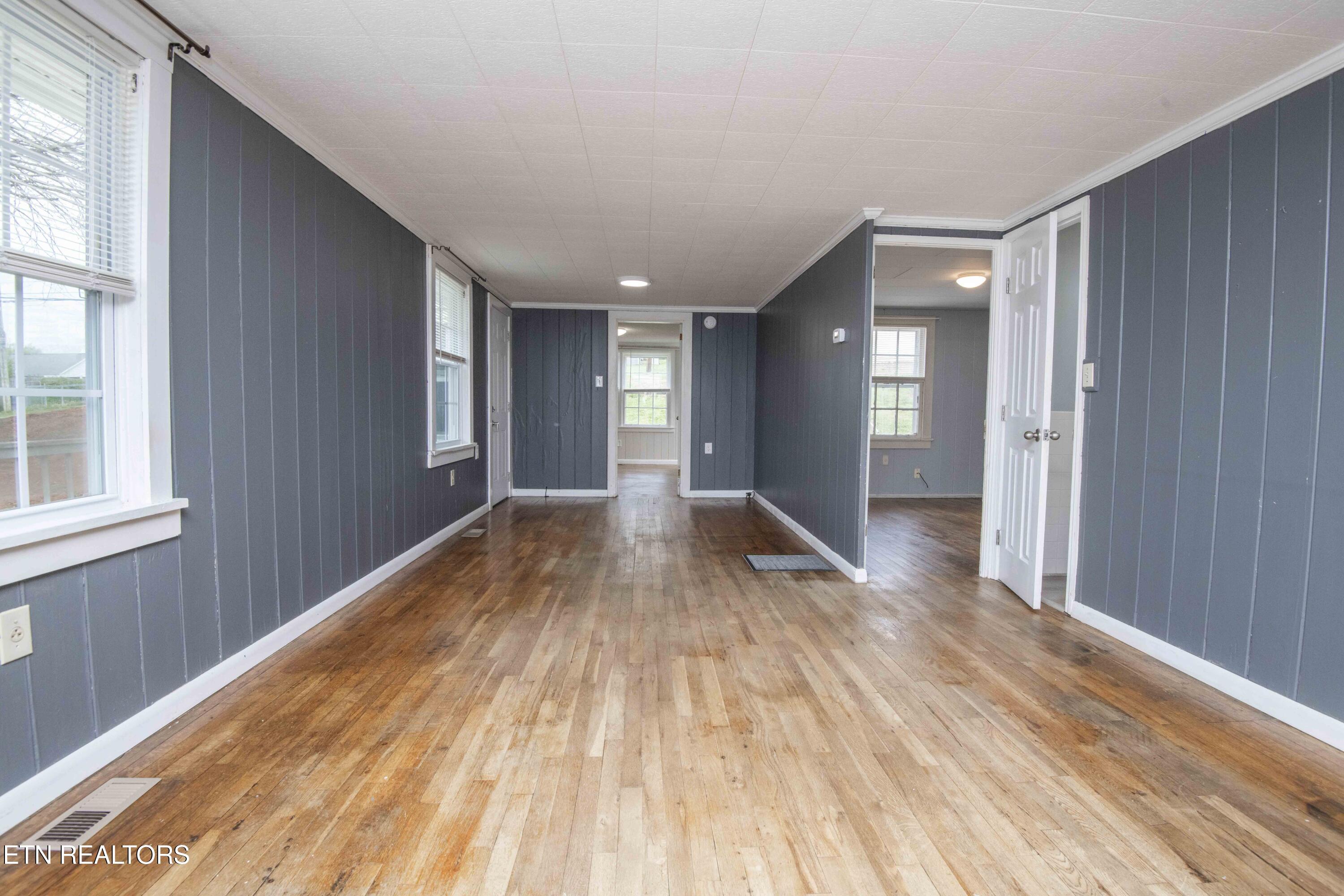 1009 E 1st Avenue Lenoir City TN 37771