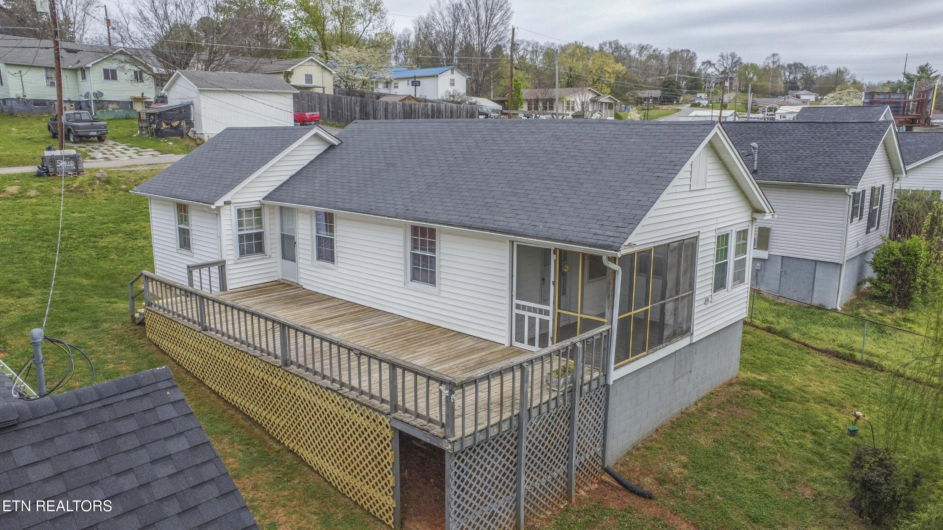 1009 E 1st Avenue Lenoir City TN 37771