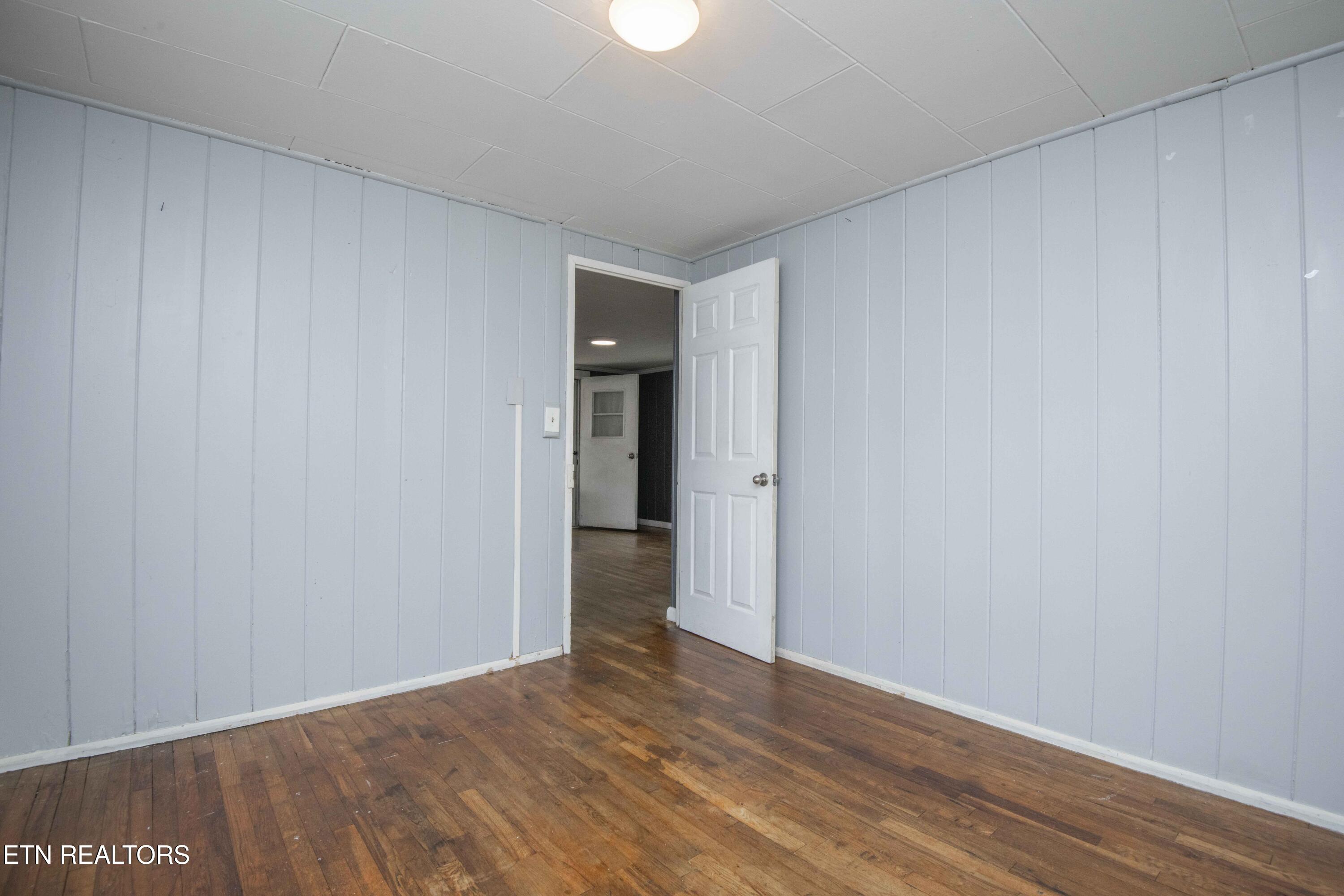 1009 E 1st Avenue Lenoir City TN 37771
