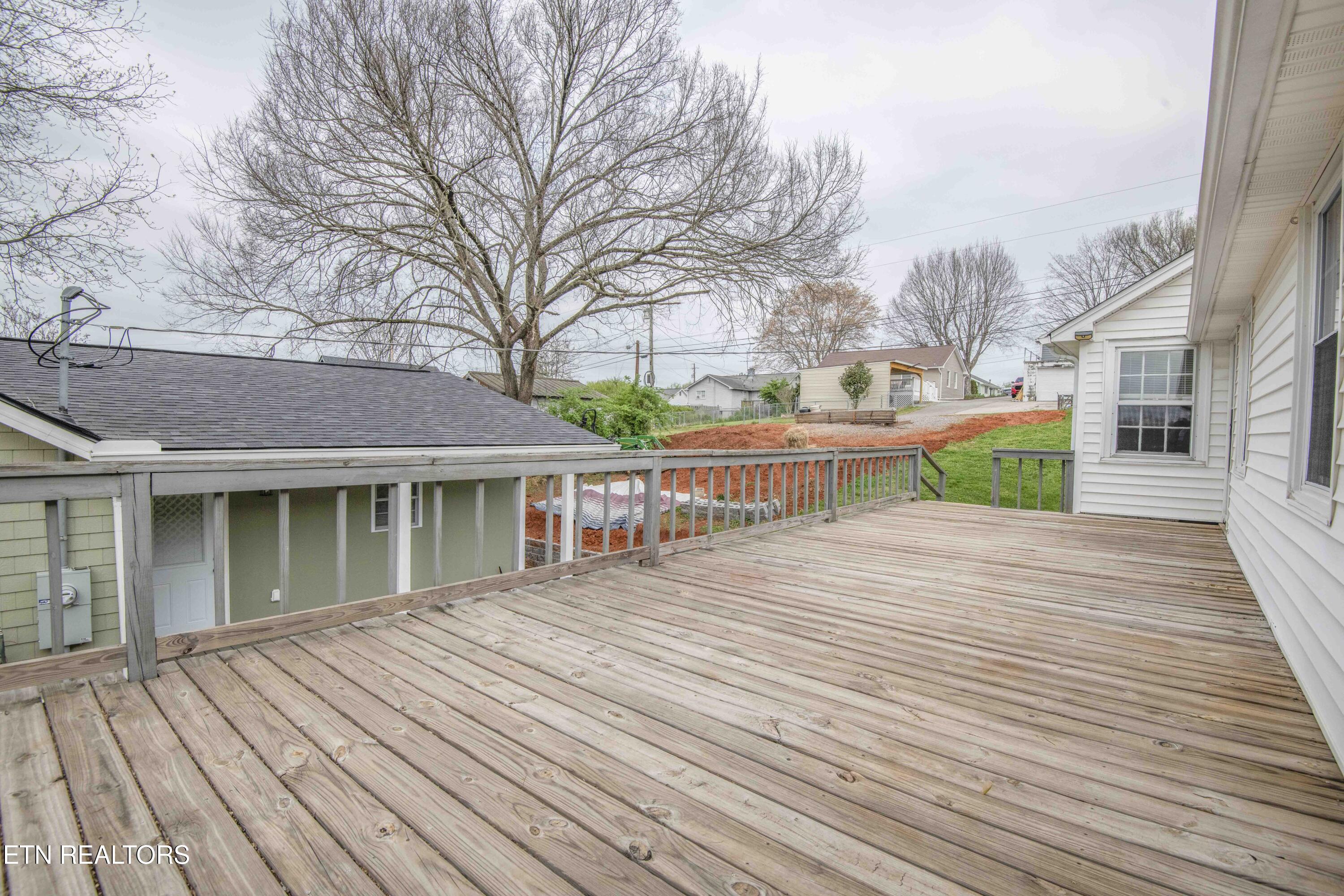 1009 E 1st Avenue Lenoir City TN 37771
