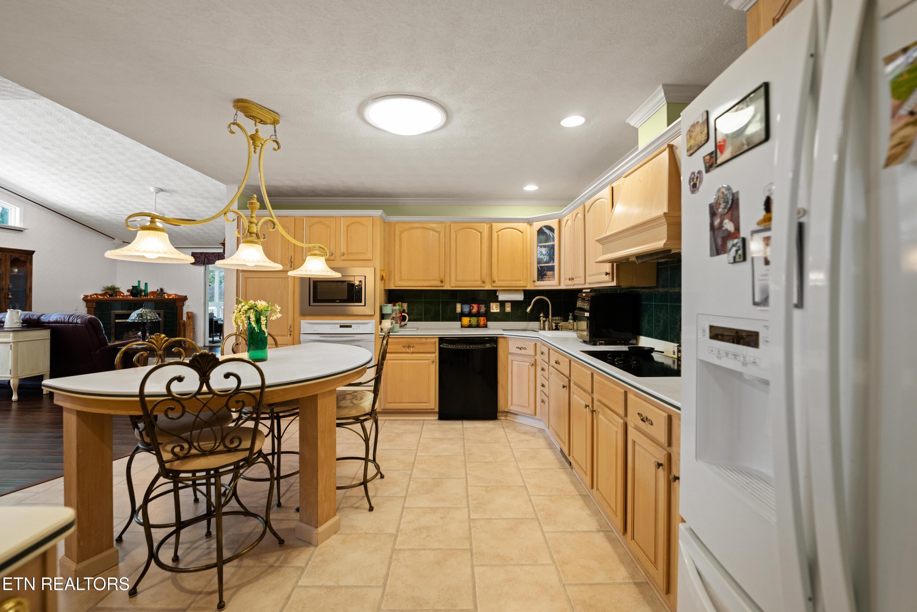 229 Hawthorn Loop Crossville TN 38555