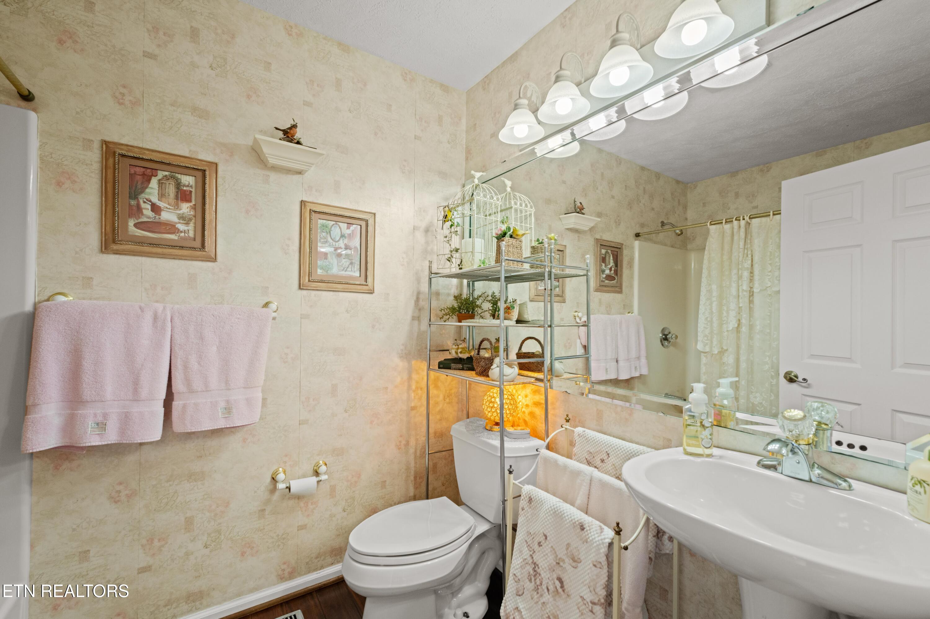 229 Hawthorn Loop Crossville TN 38555