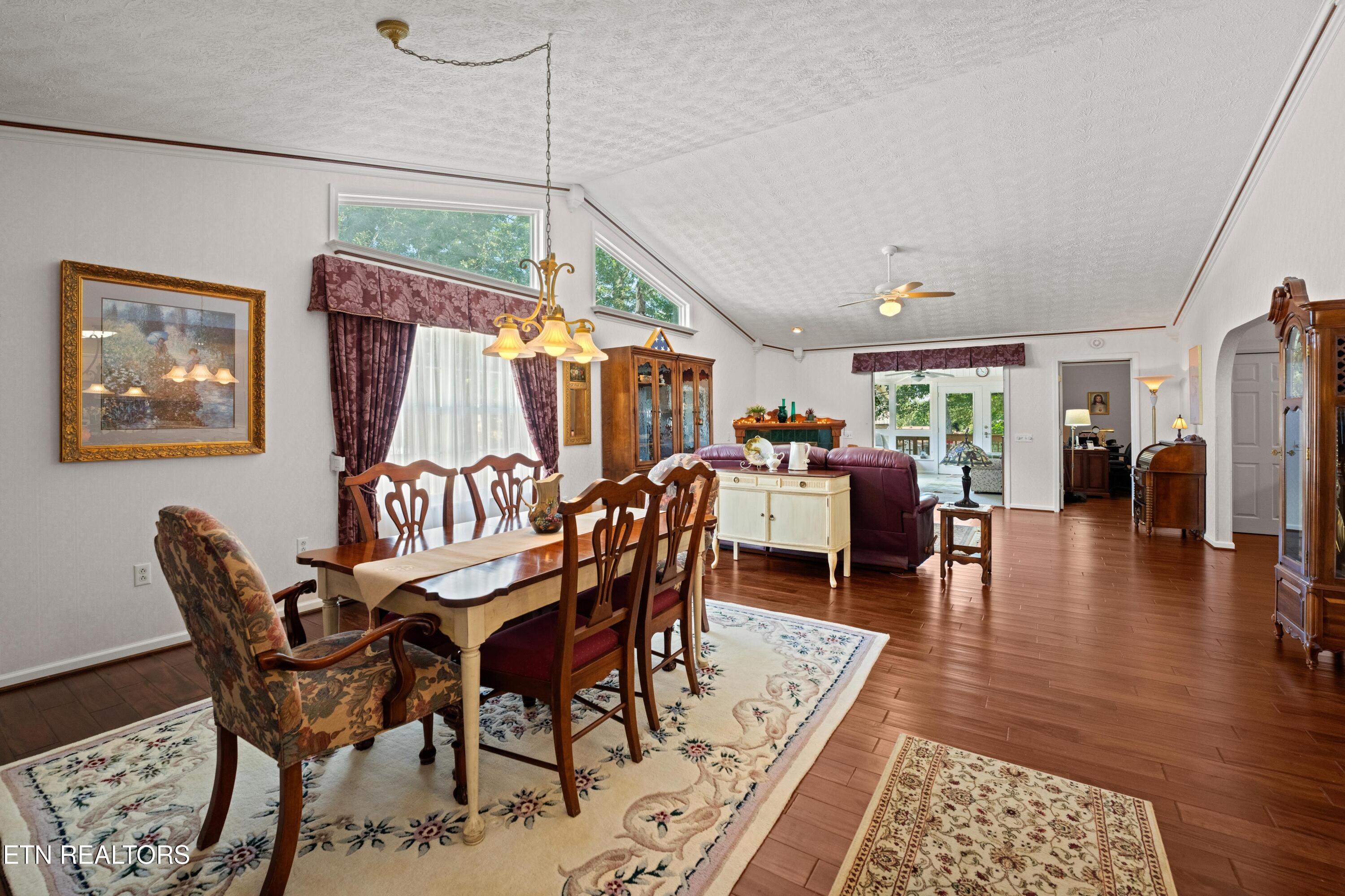 229 Hawthorn Loop Crossville TN 38555
