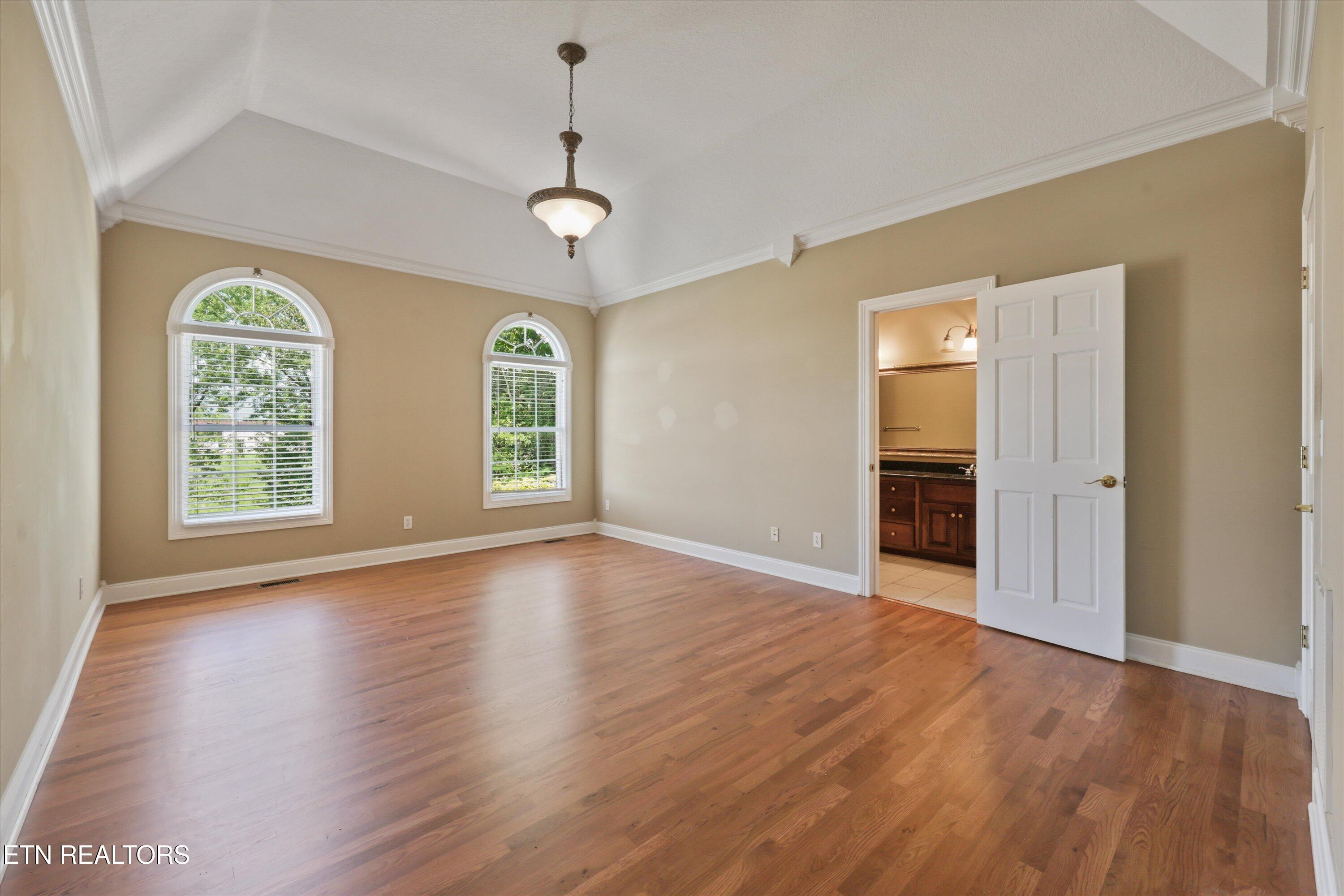111 Colonial Heights Lafollette TN 37766