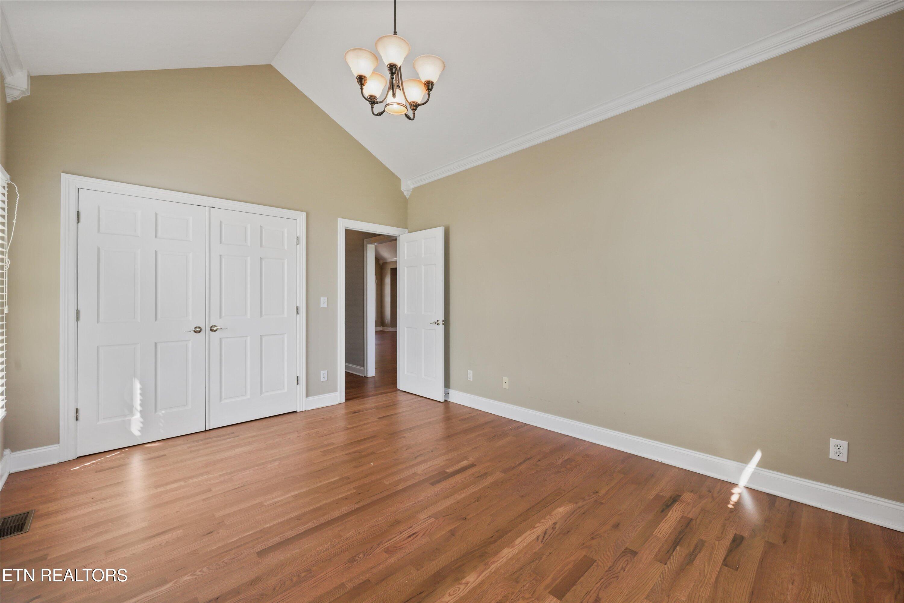 111 Colonial Heights Lafollette TN 37766