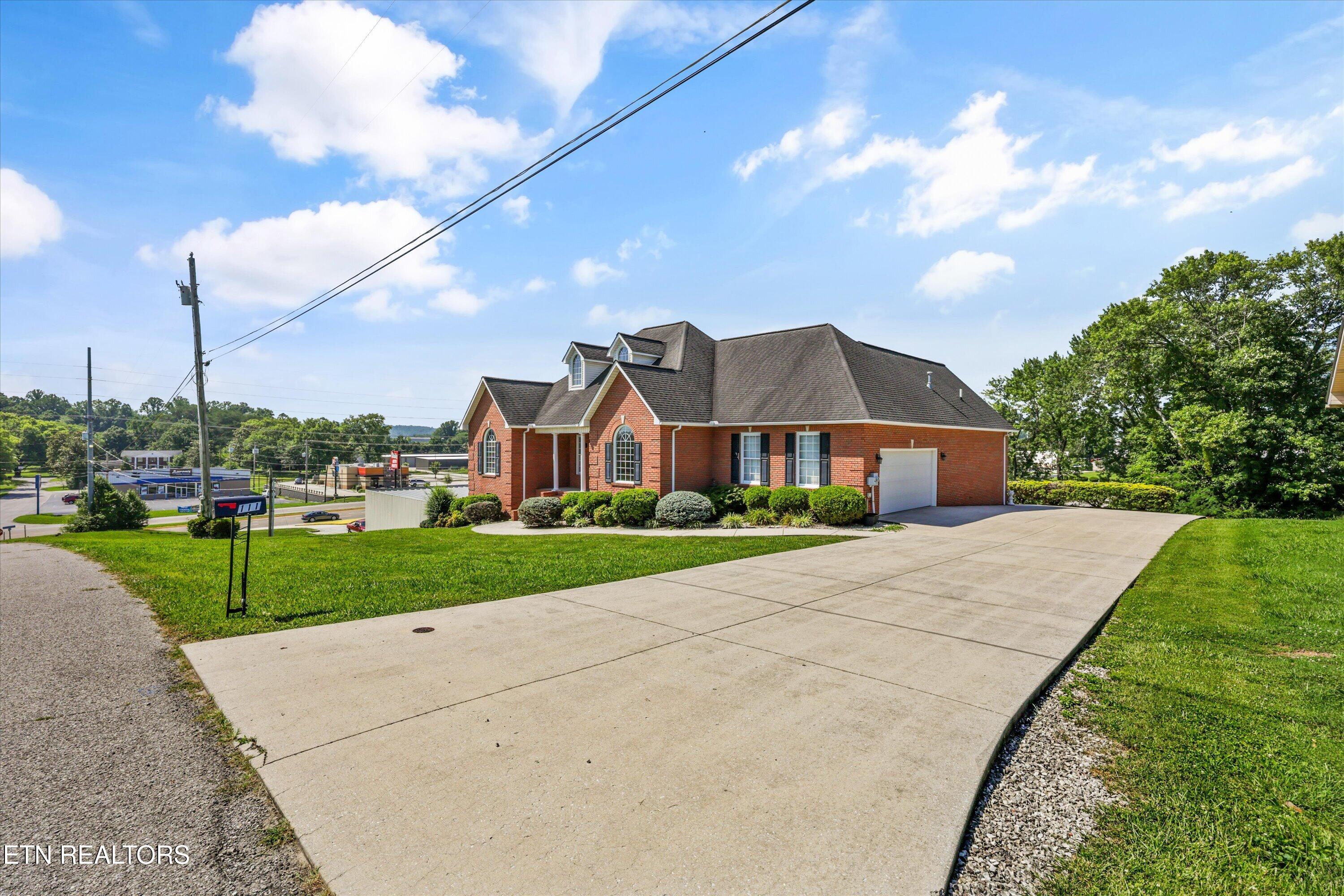 111 Colonial Heights Lafollette TN 37766