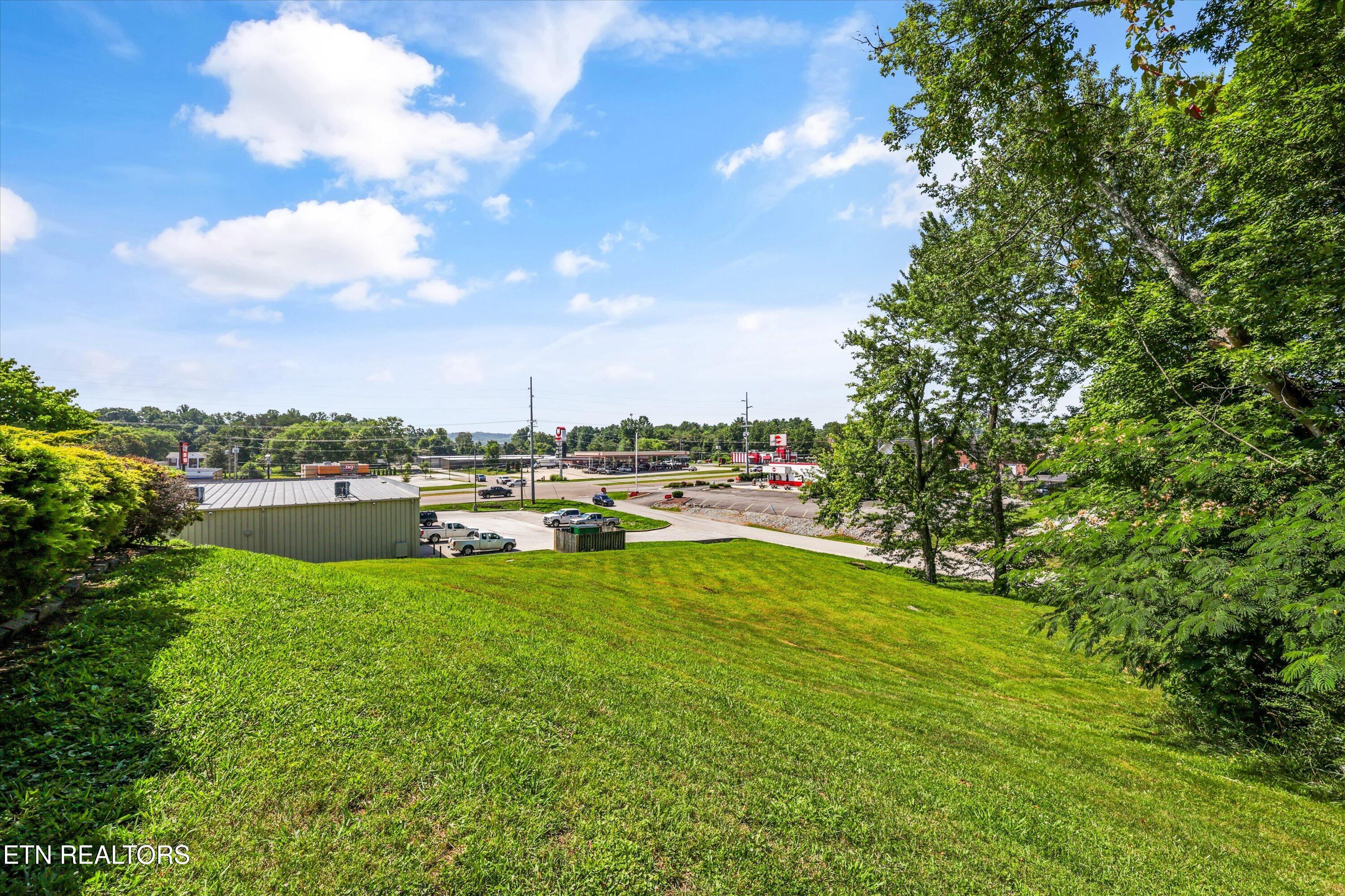 111 Colonial Heights Lafollette TN 37766