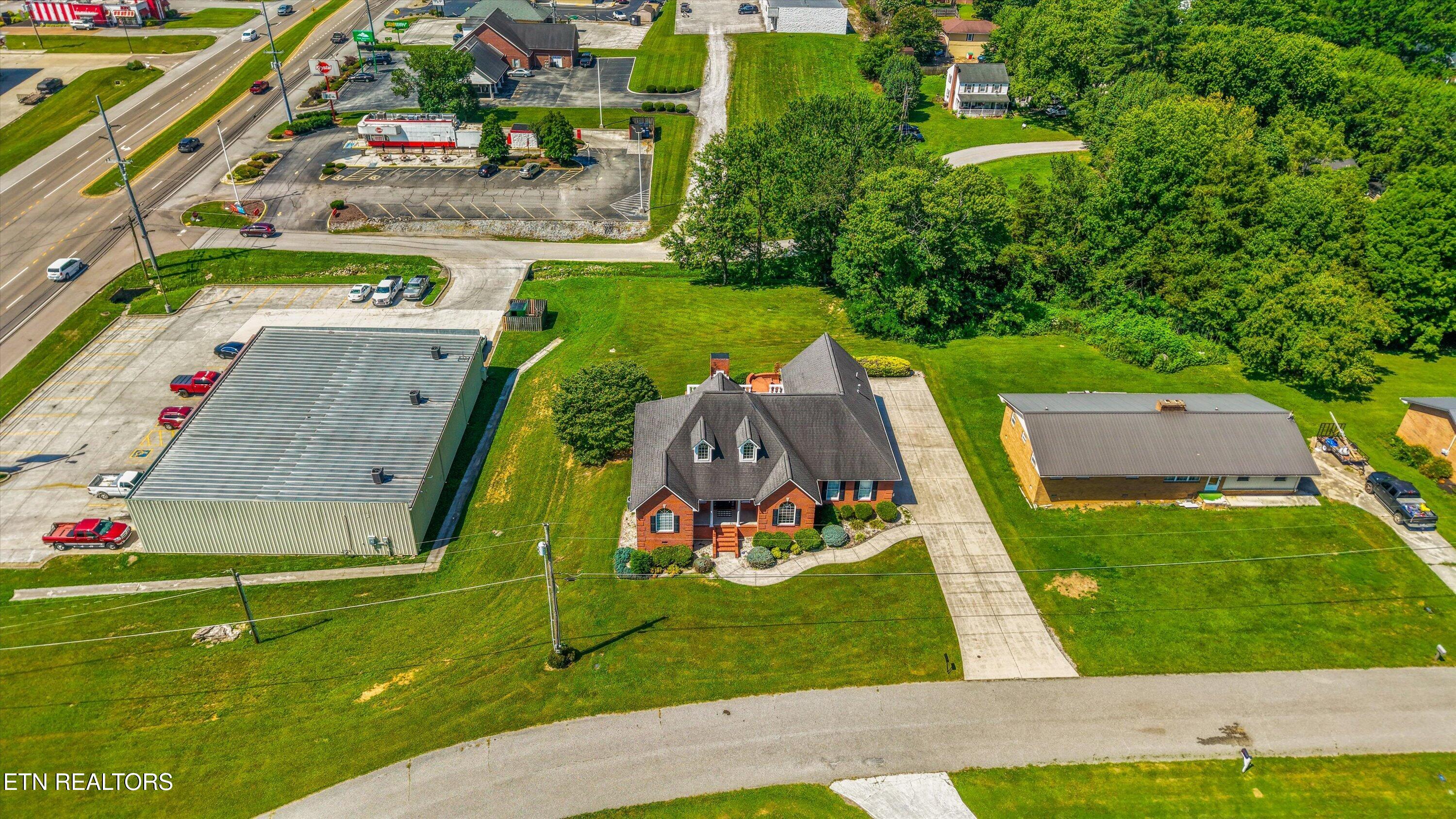 111 Colonial Heights Lafollette TN 37766