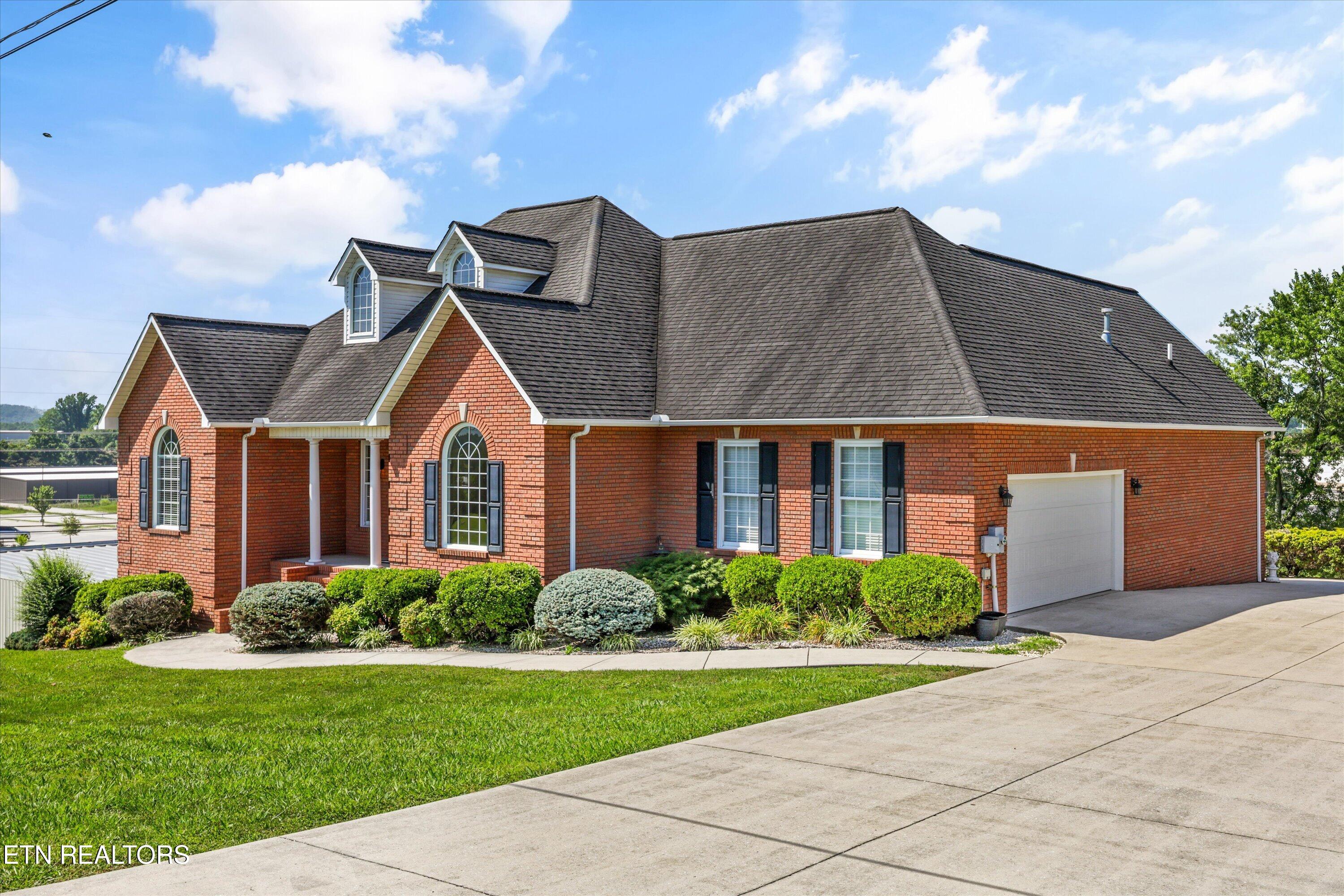 111 Colonial Heights Lafollette TN 37766