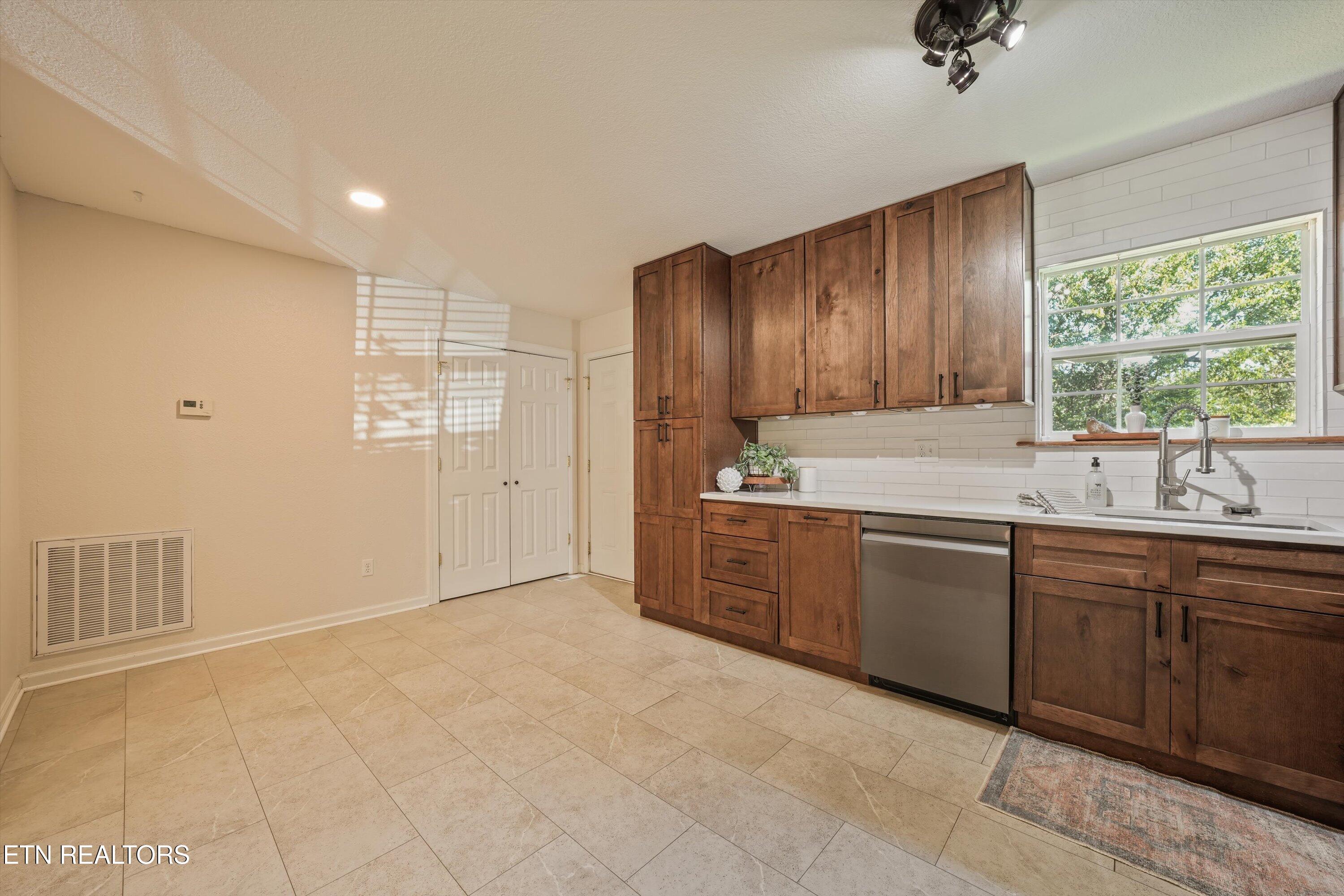 429 Woodlawn Pike Knoxville TN 37920
