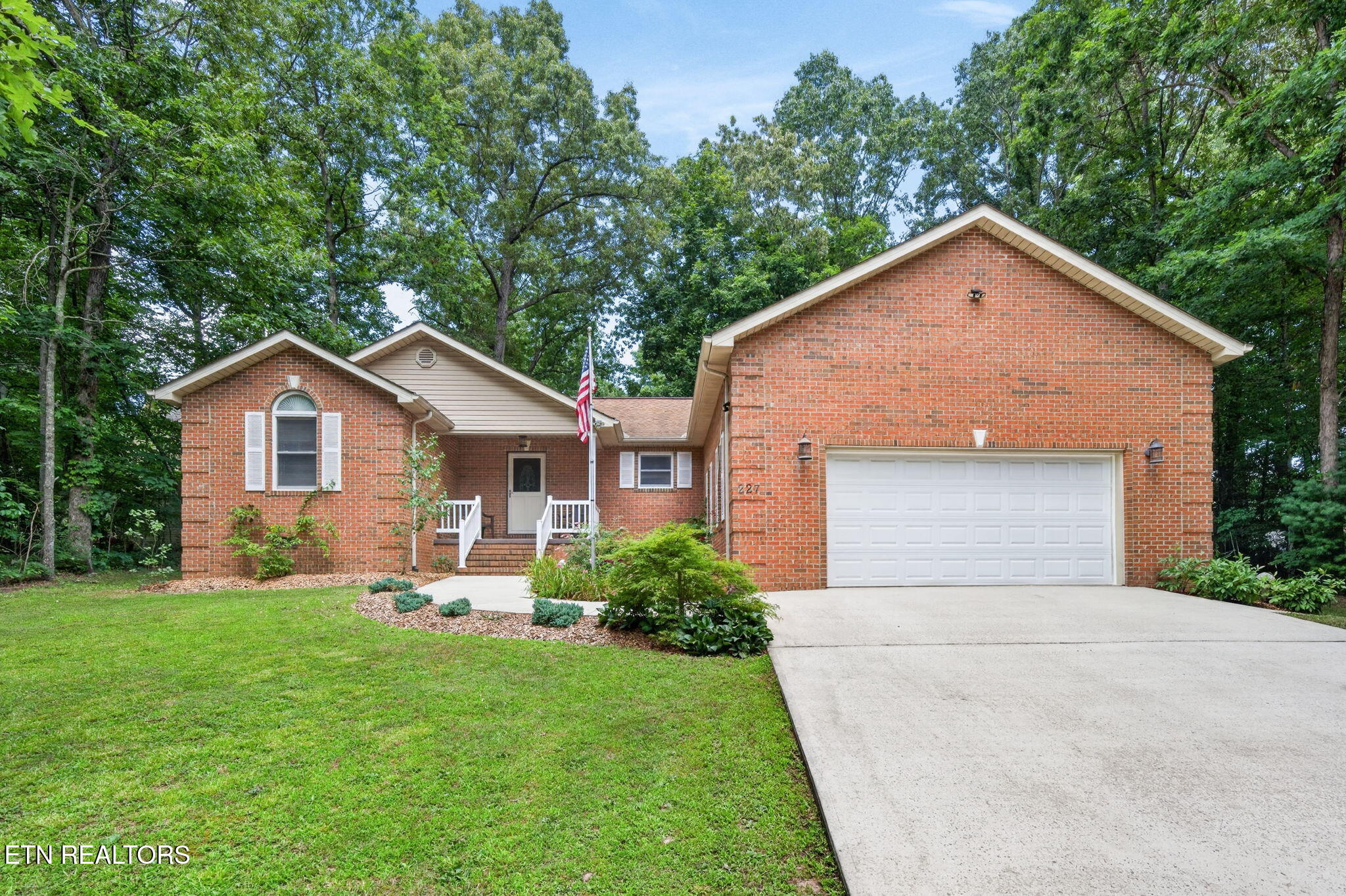 227 Saint George Drive Crossville TN 38558