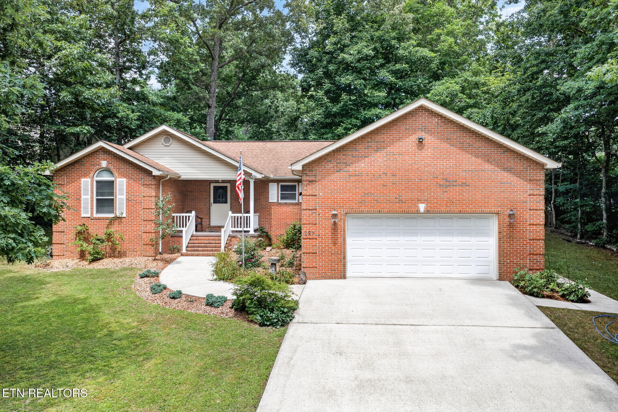 227 Saint George Drive Crossville TN 38558