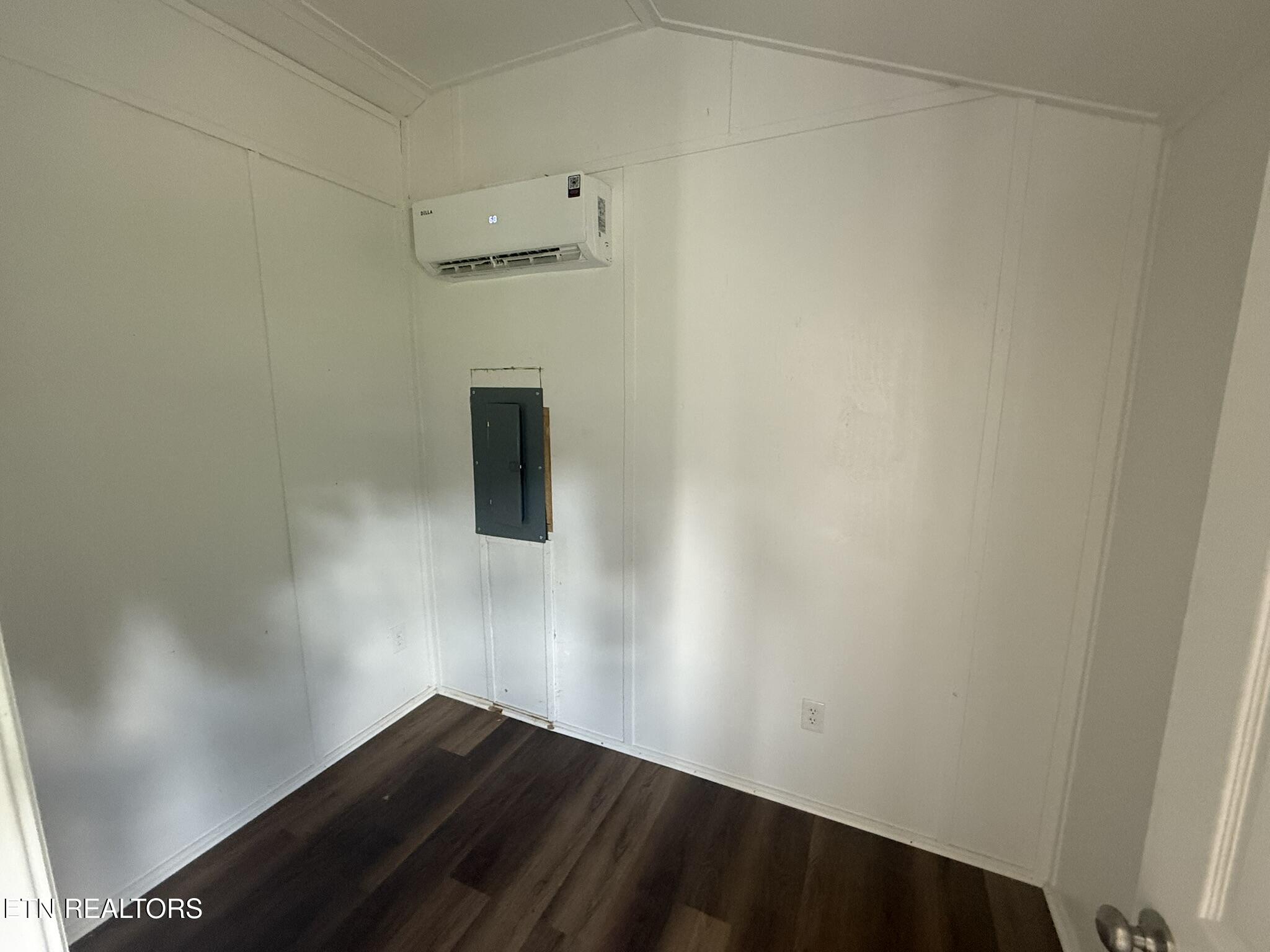 3271 Tennessee 360 Vonore TN 37885